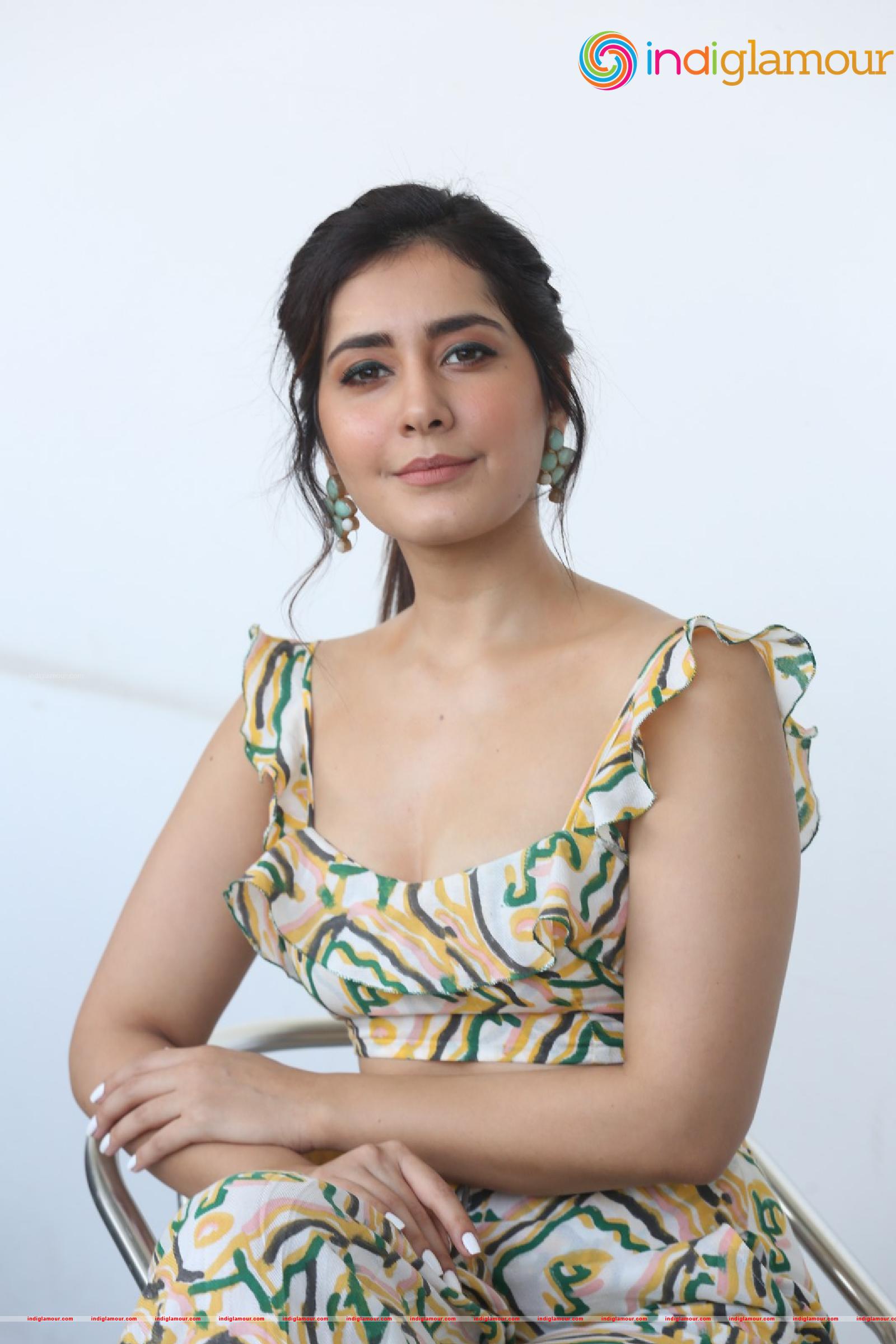 Raashi Khanna Actress hd photo