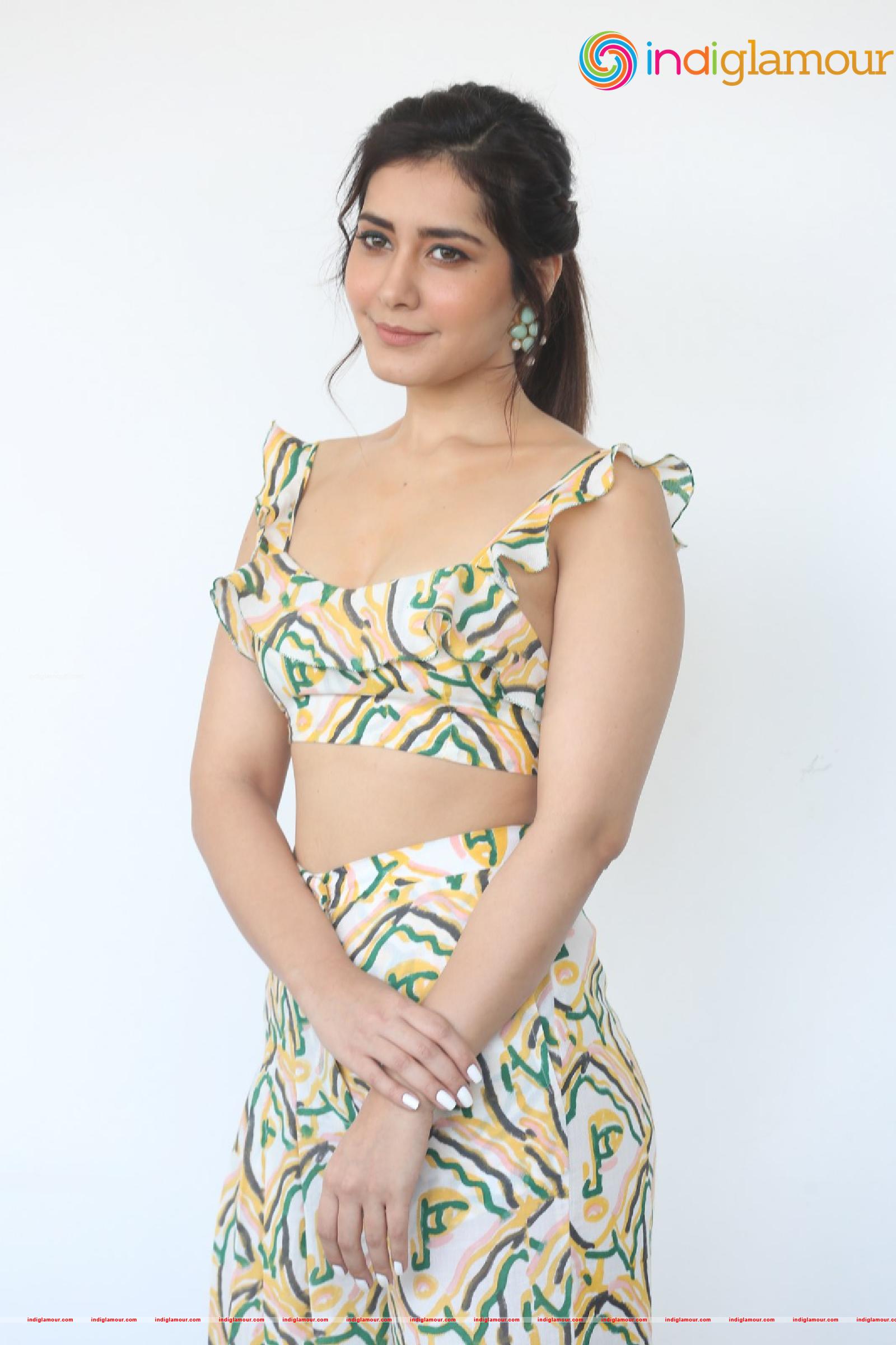 Raashi Khanna Actress hd photo