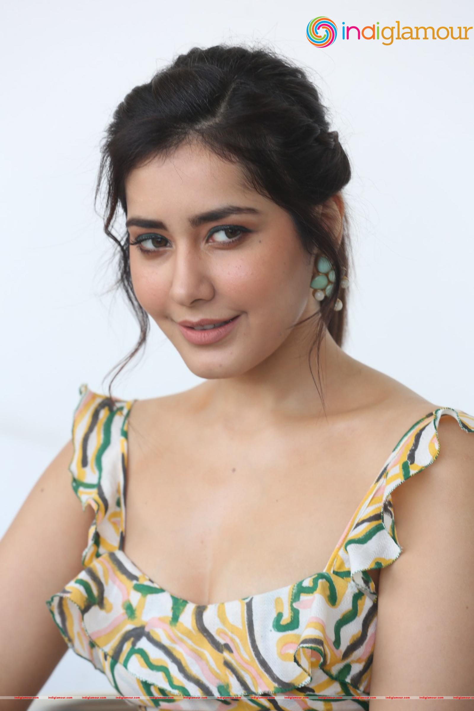 Raashi Khanna Actress hd photo