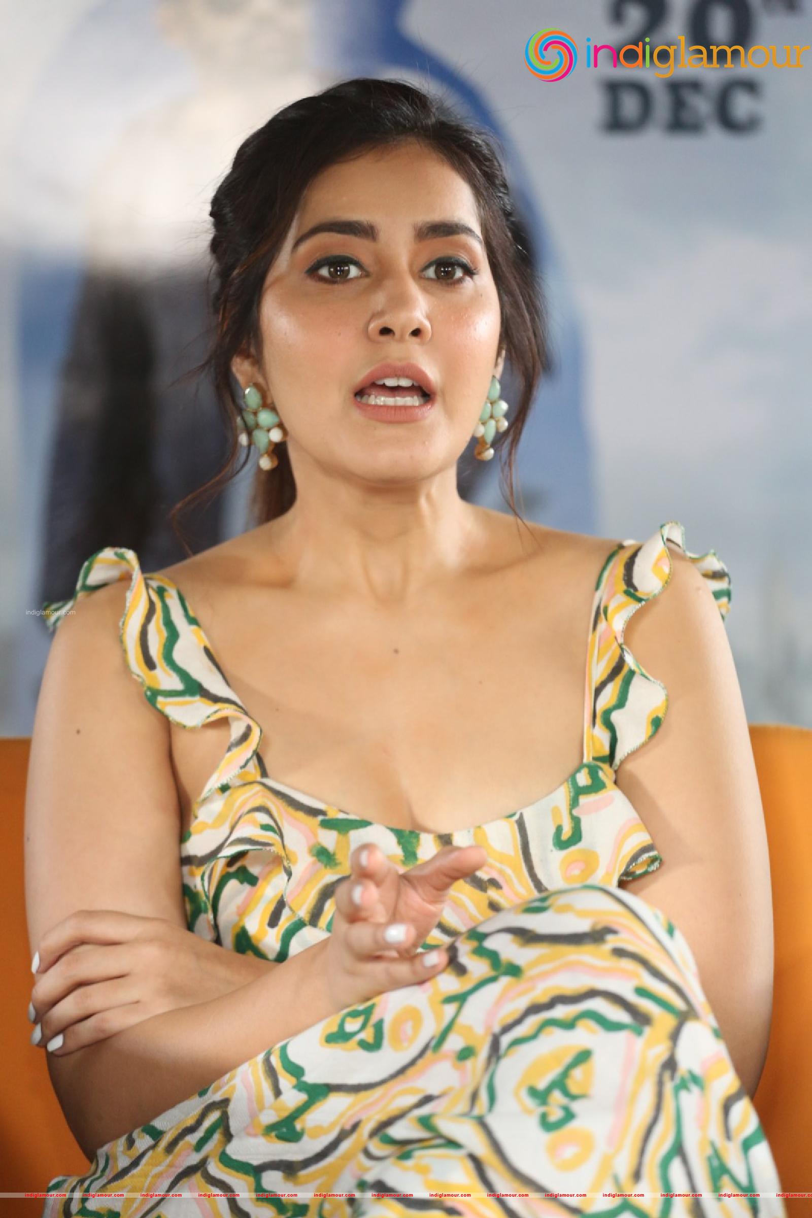 Raashi Khanna Actress hd photo
