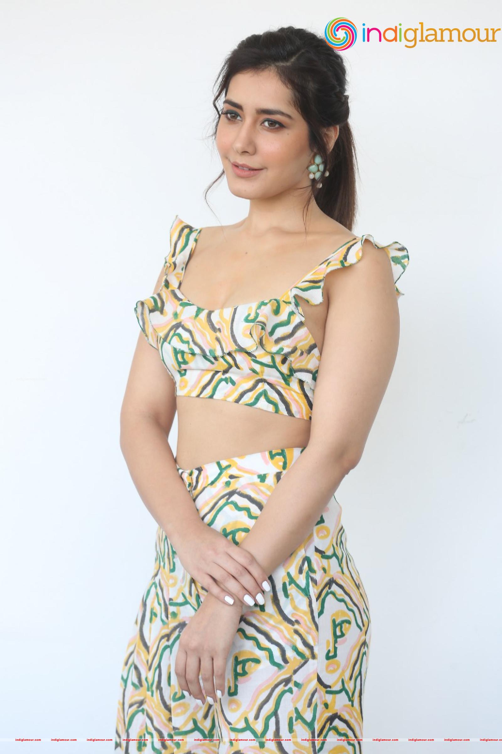 Raashi Khanna Actress hd photo