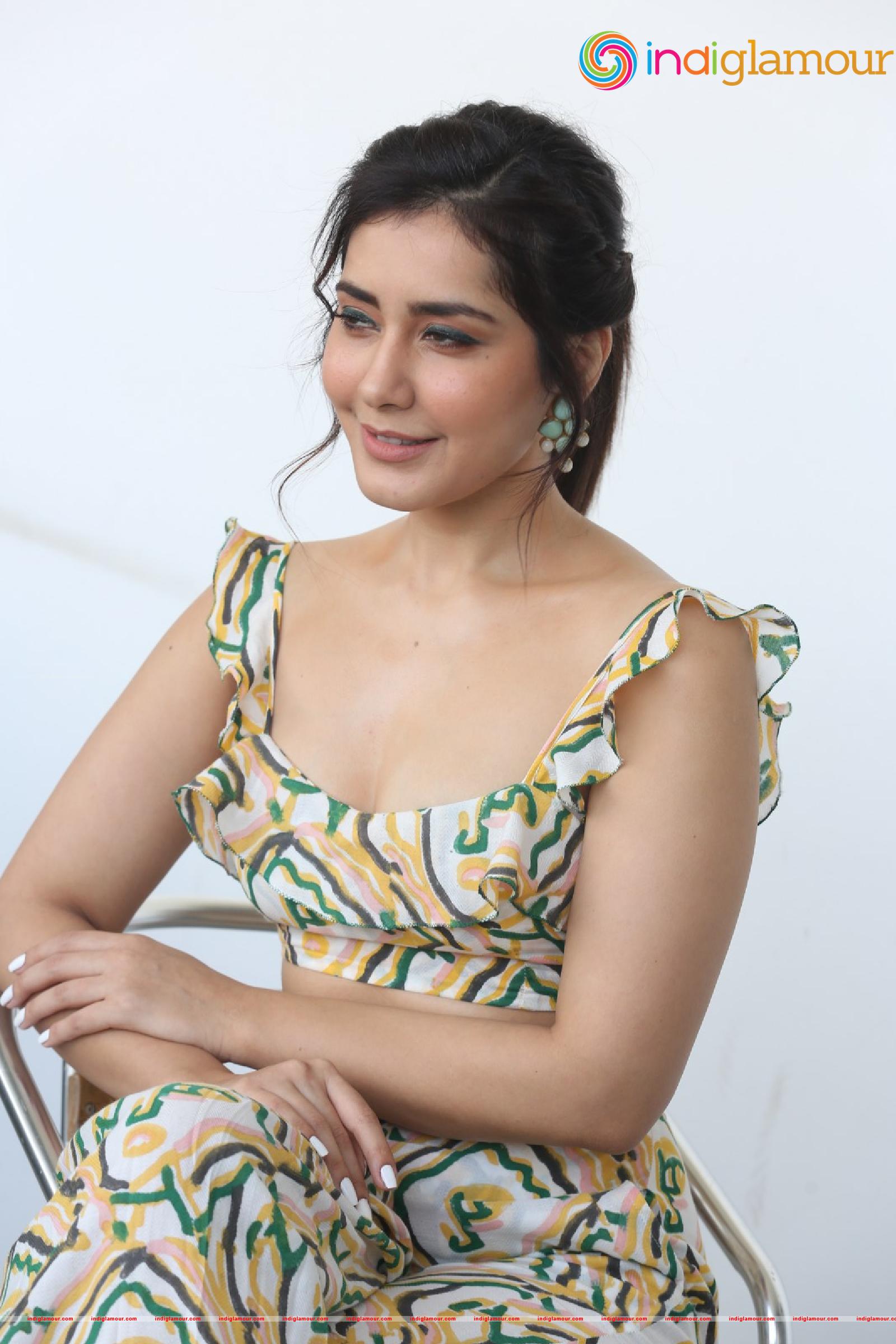 Raashi Khanna Actress hd photo