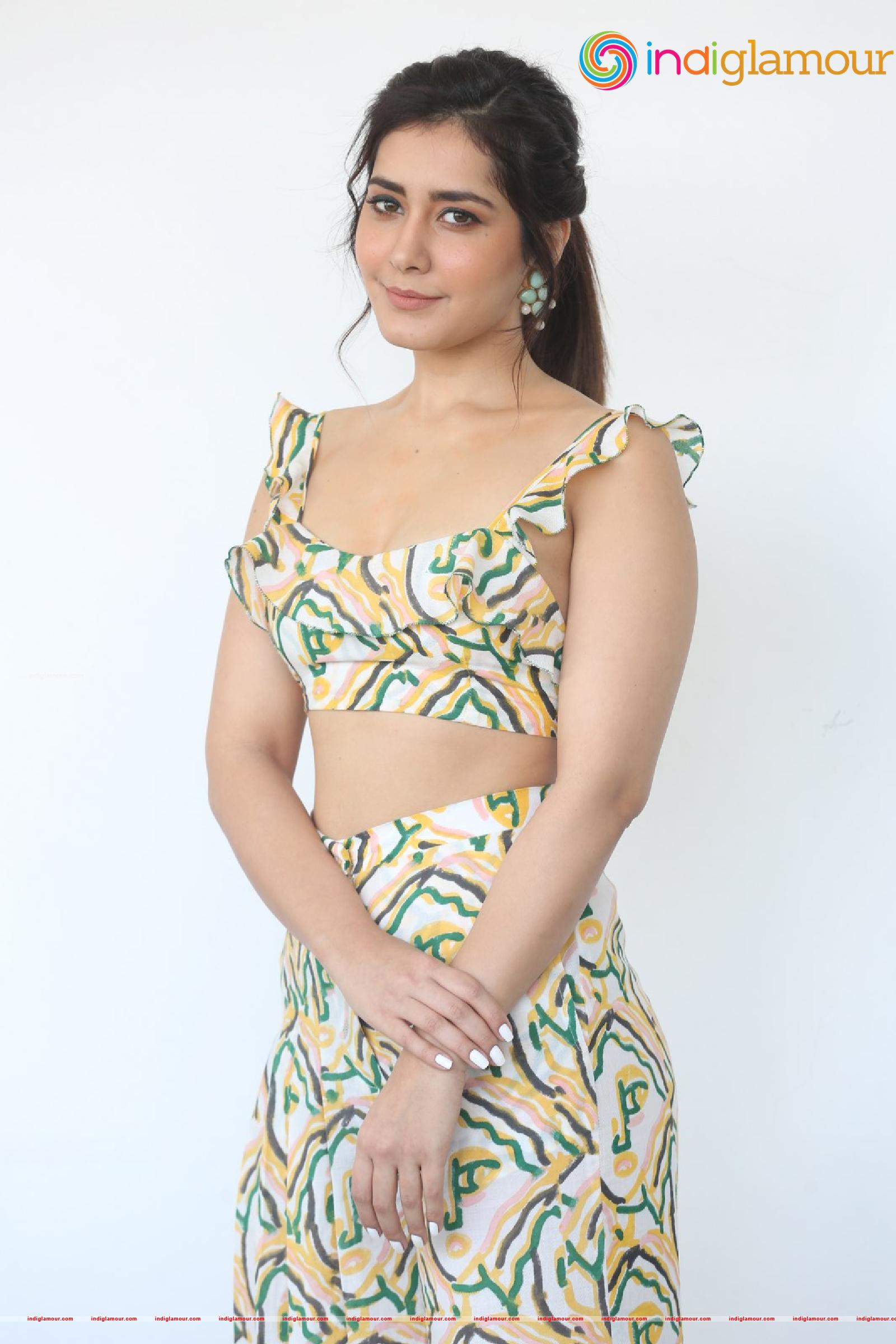 Raashi Khanna Actress hd photo