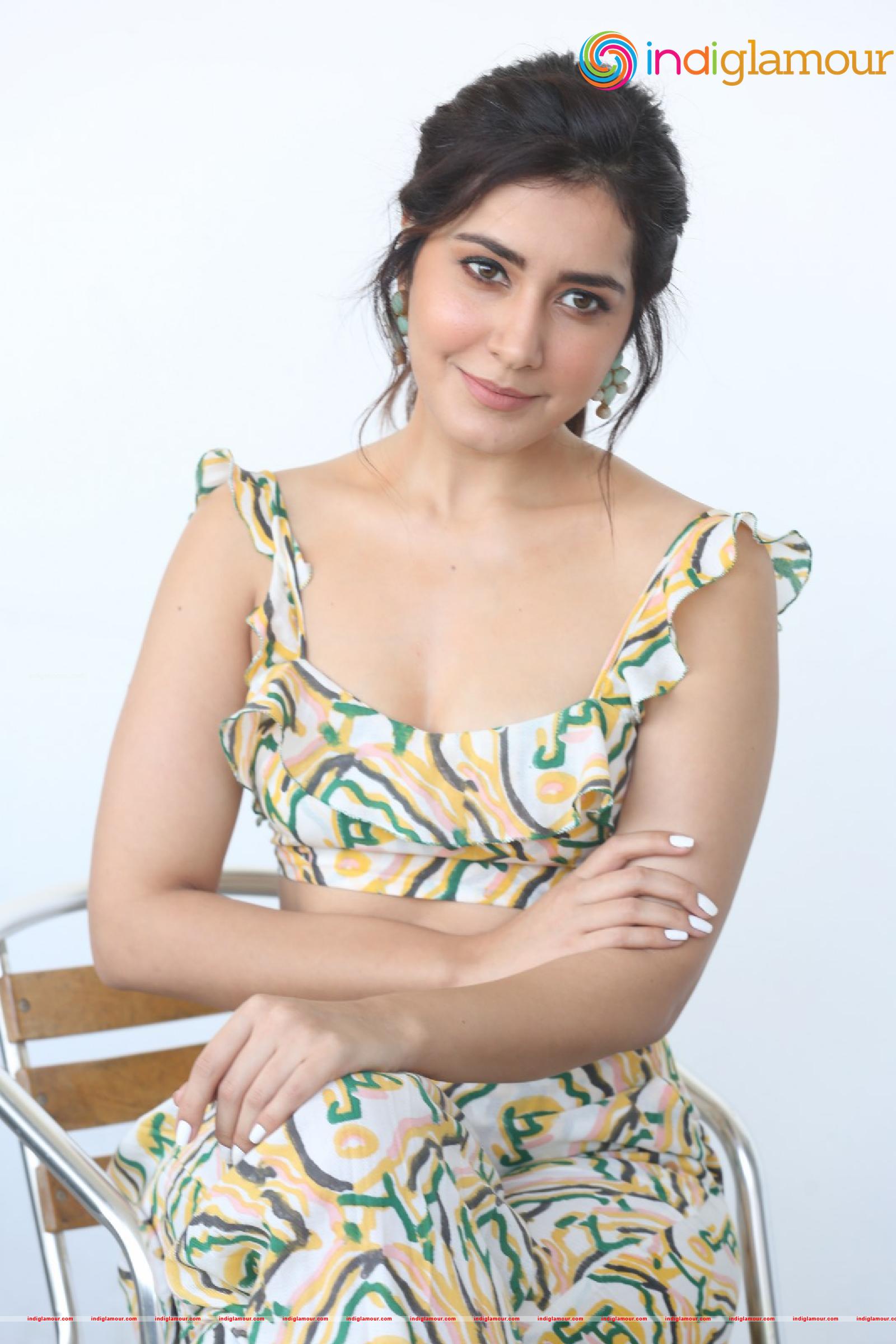 Raashi Khanna Actress hd photo