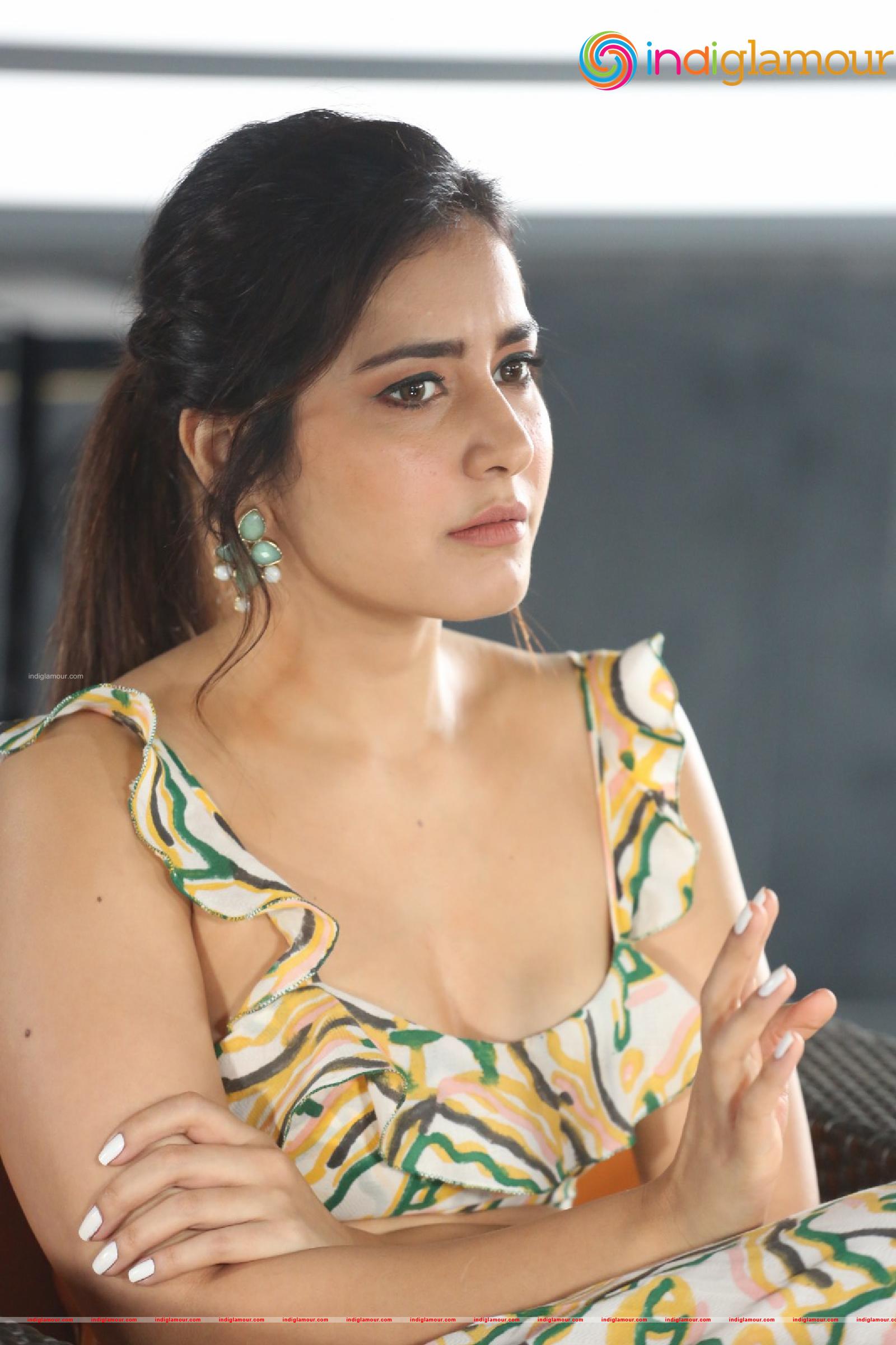 Raashi Khanna Actress hd photo