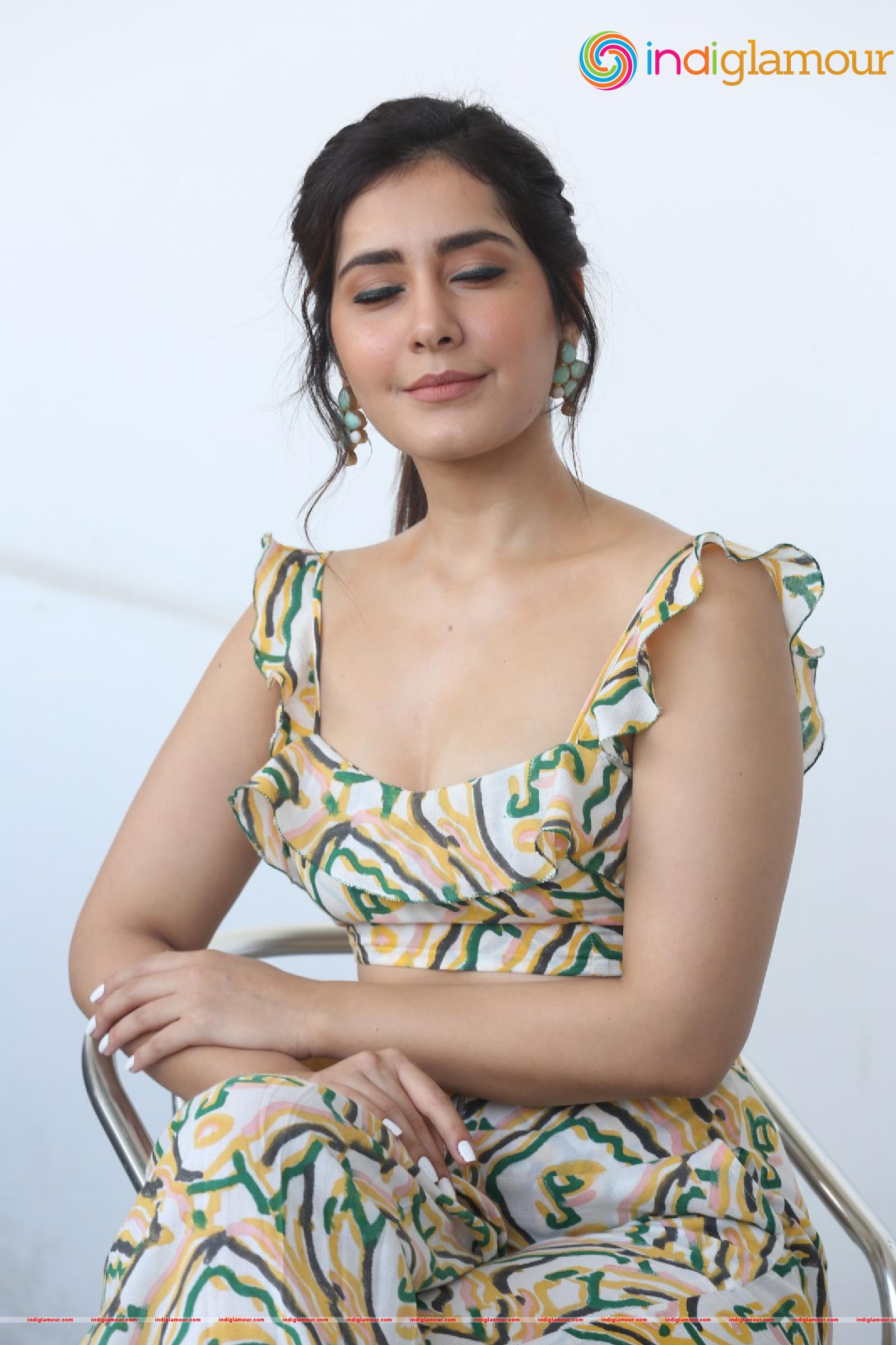 Raashi Khanna Actress hd photo