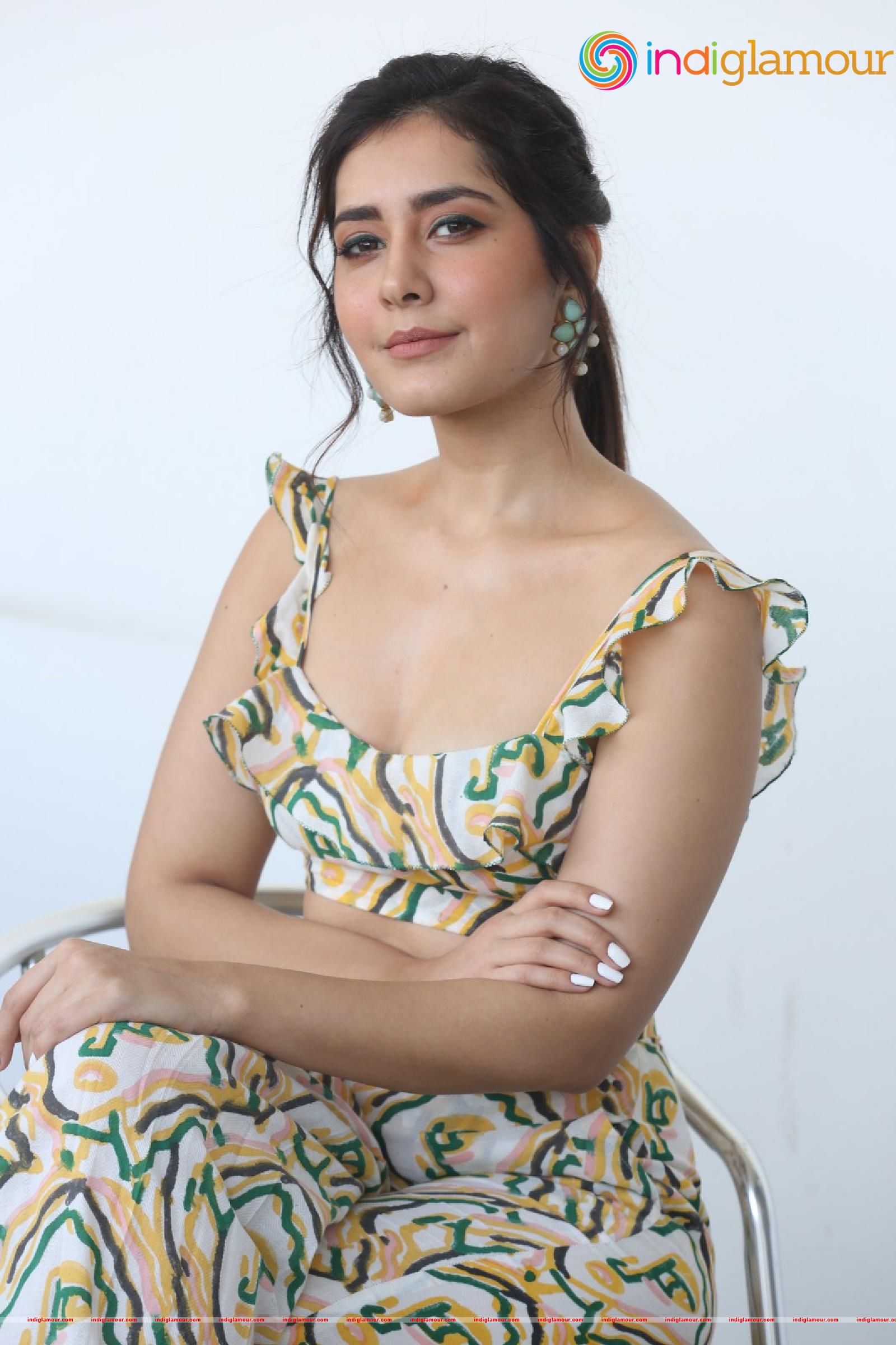 Raashi Khanna Actress hd photo