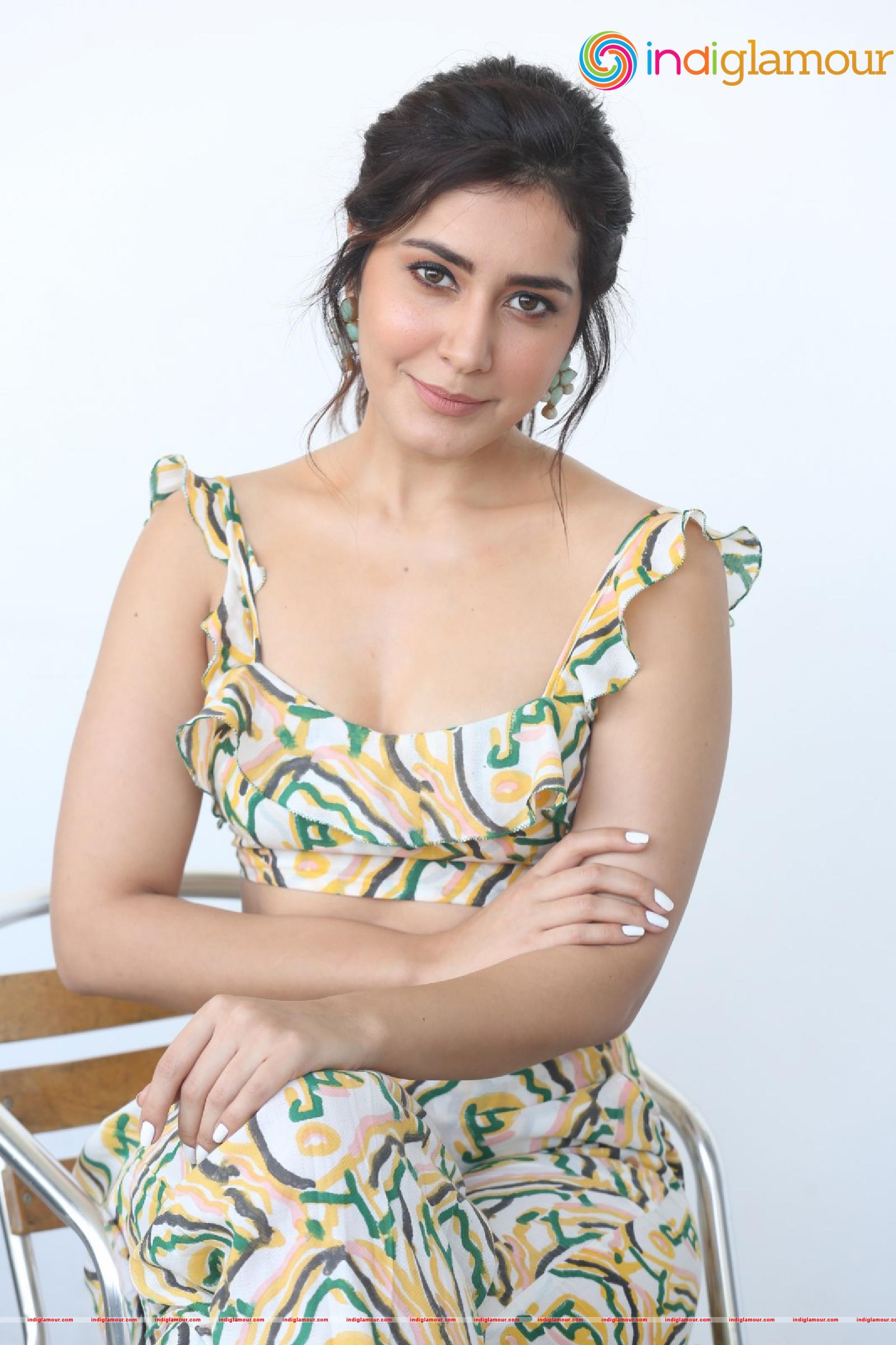 Raashi Khanna Actress hd photo