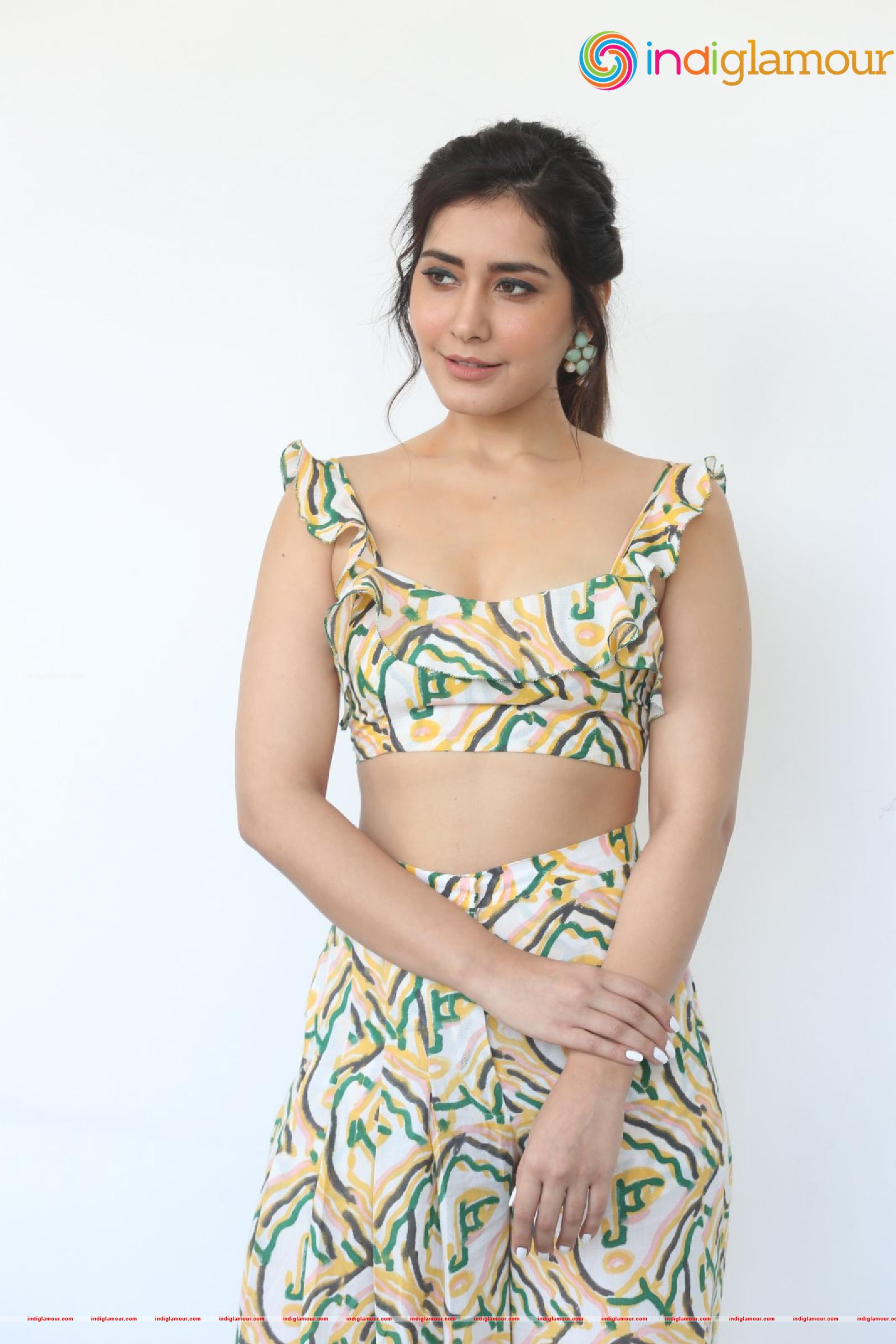 Raashi Khanna Actress hd photo