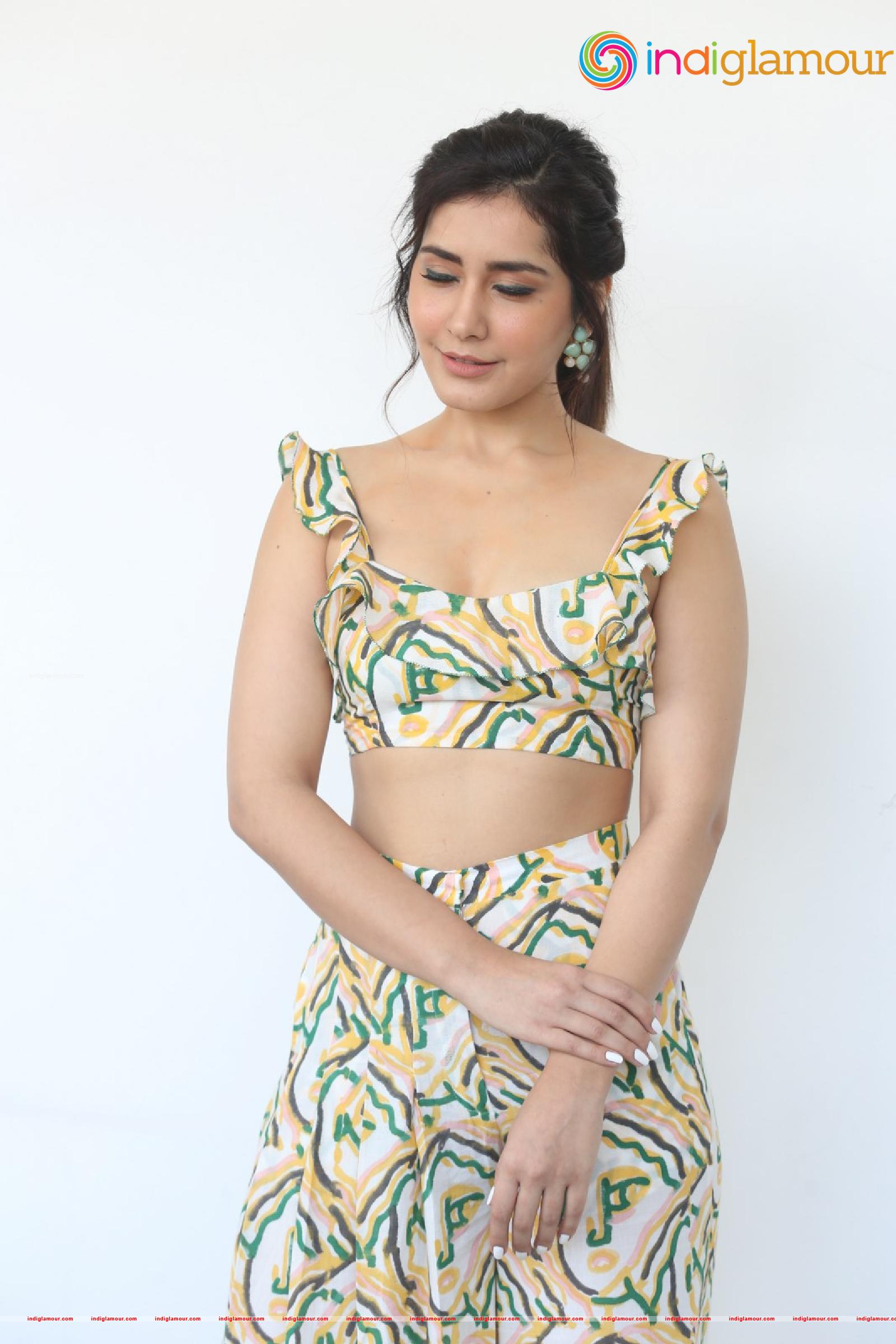 Raashi Khanna Actress hd photo