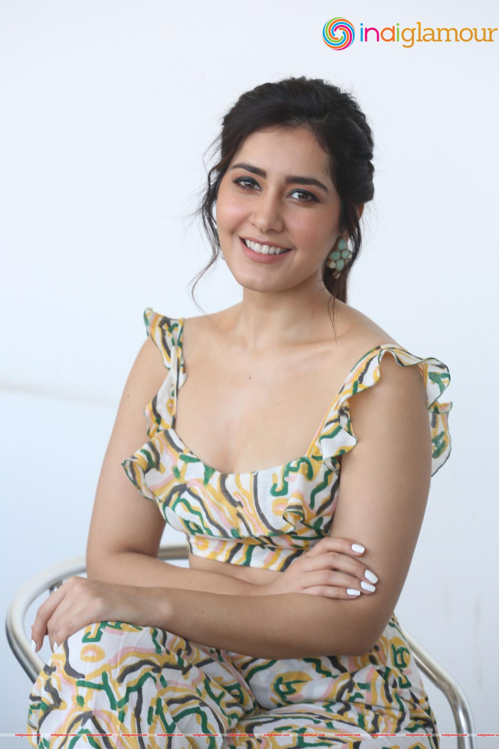 Raashi Khanna Actress hd photo
