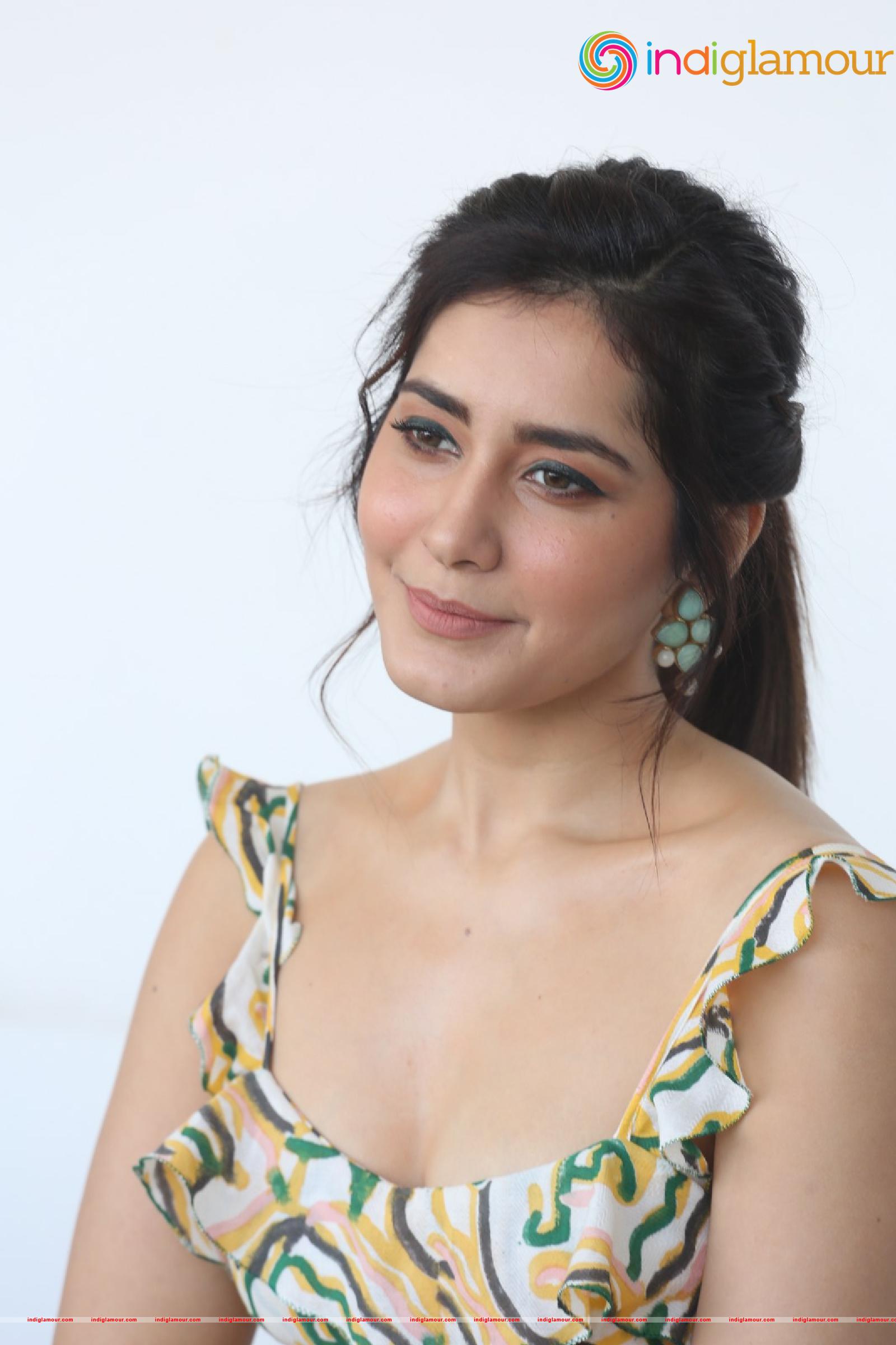 Raashi Khanna Actress hd photo