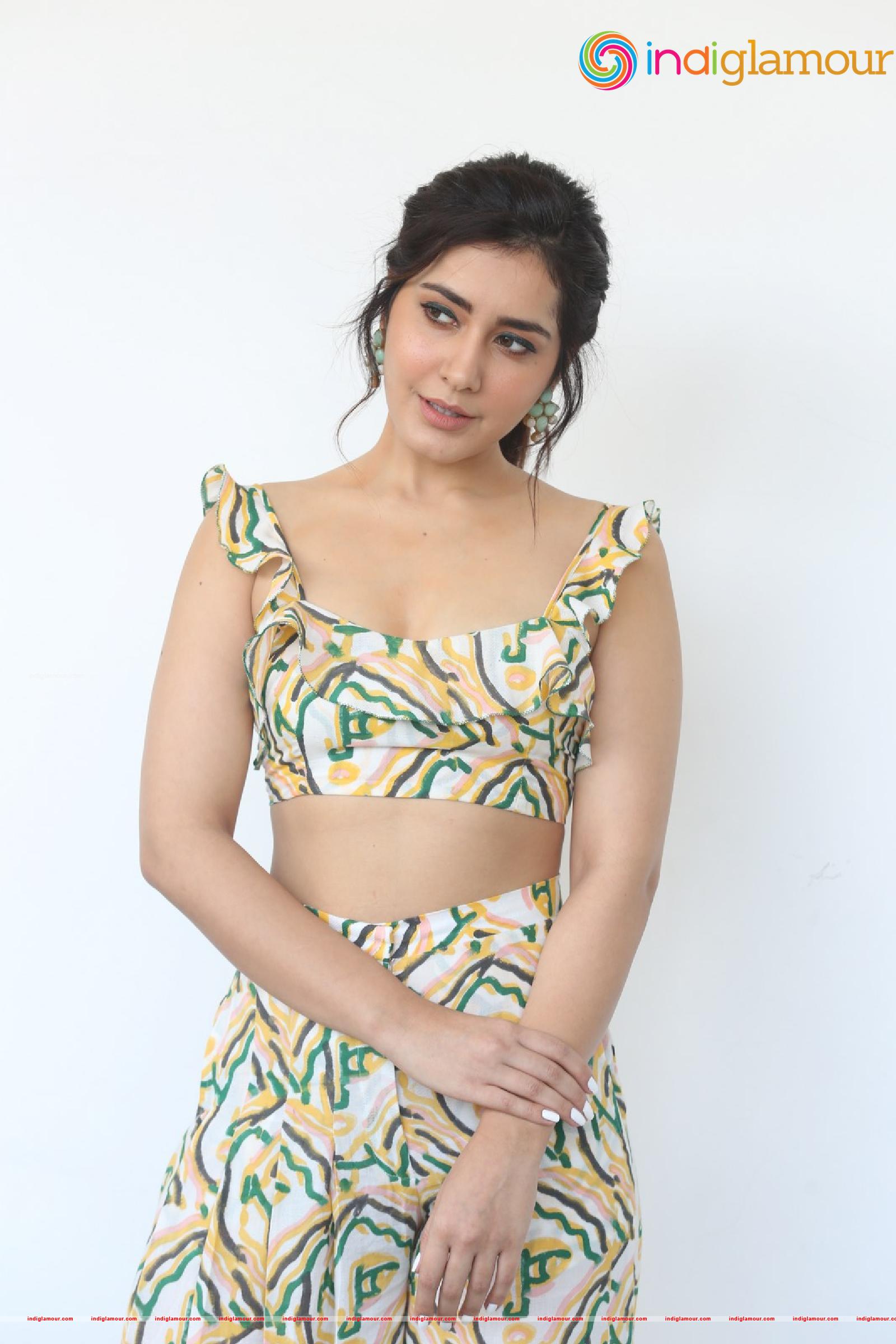 Raashi Khanna Actress hd photo