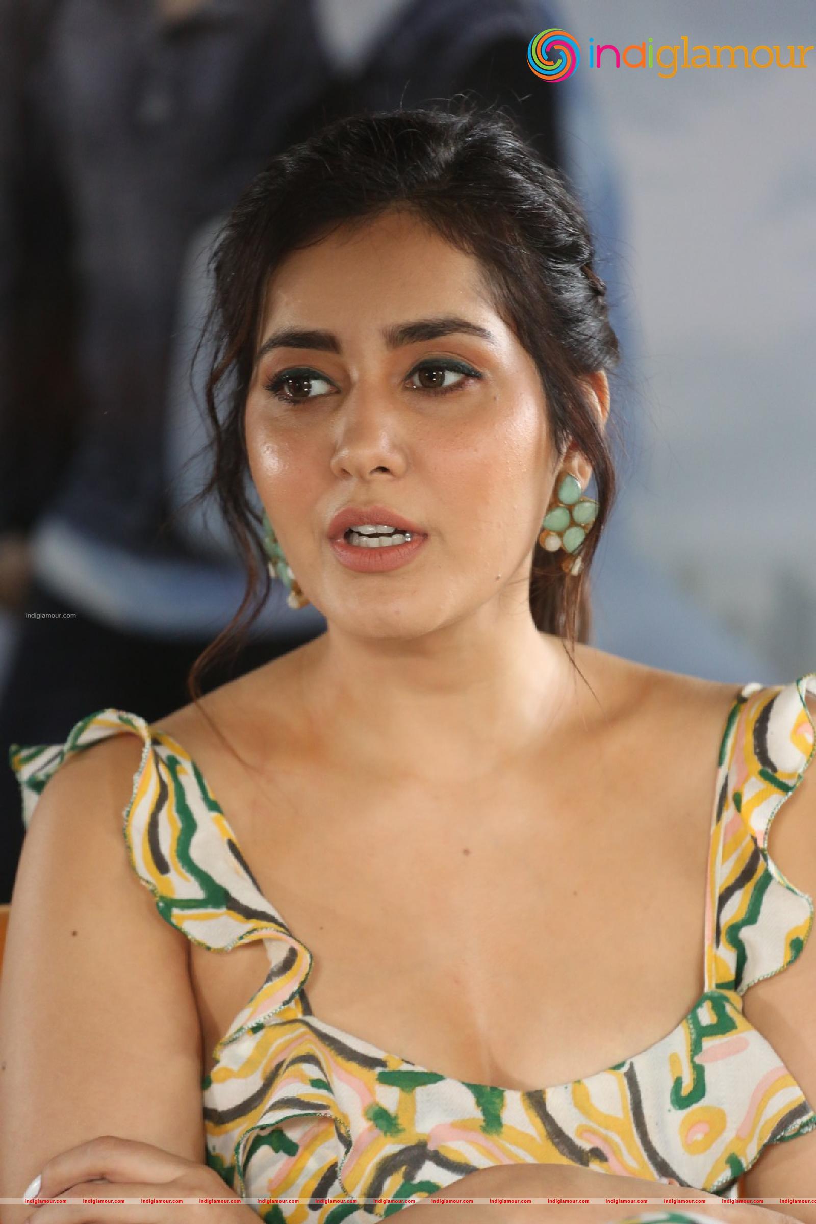 Raashi Khanna Actress hd photo