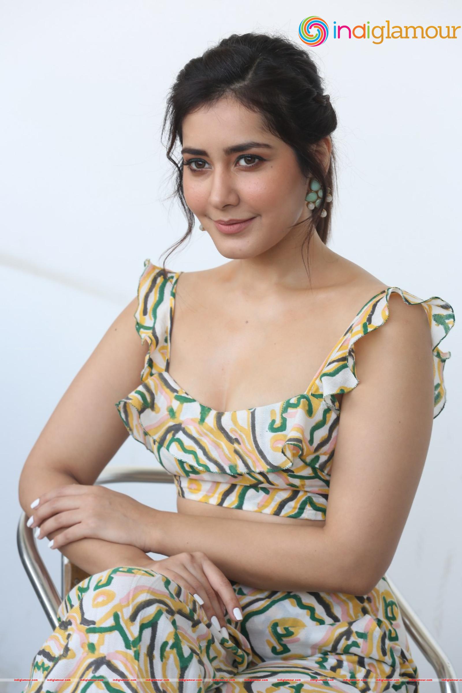 Raashi Khanna Actress hd photo