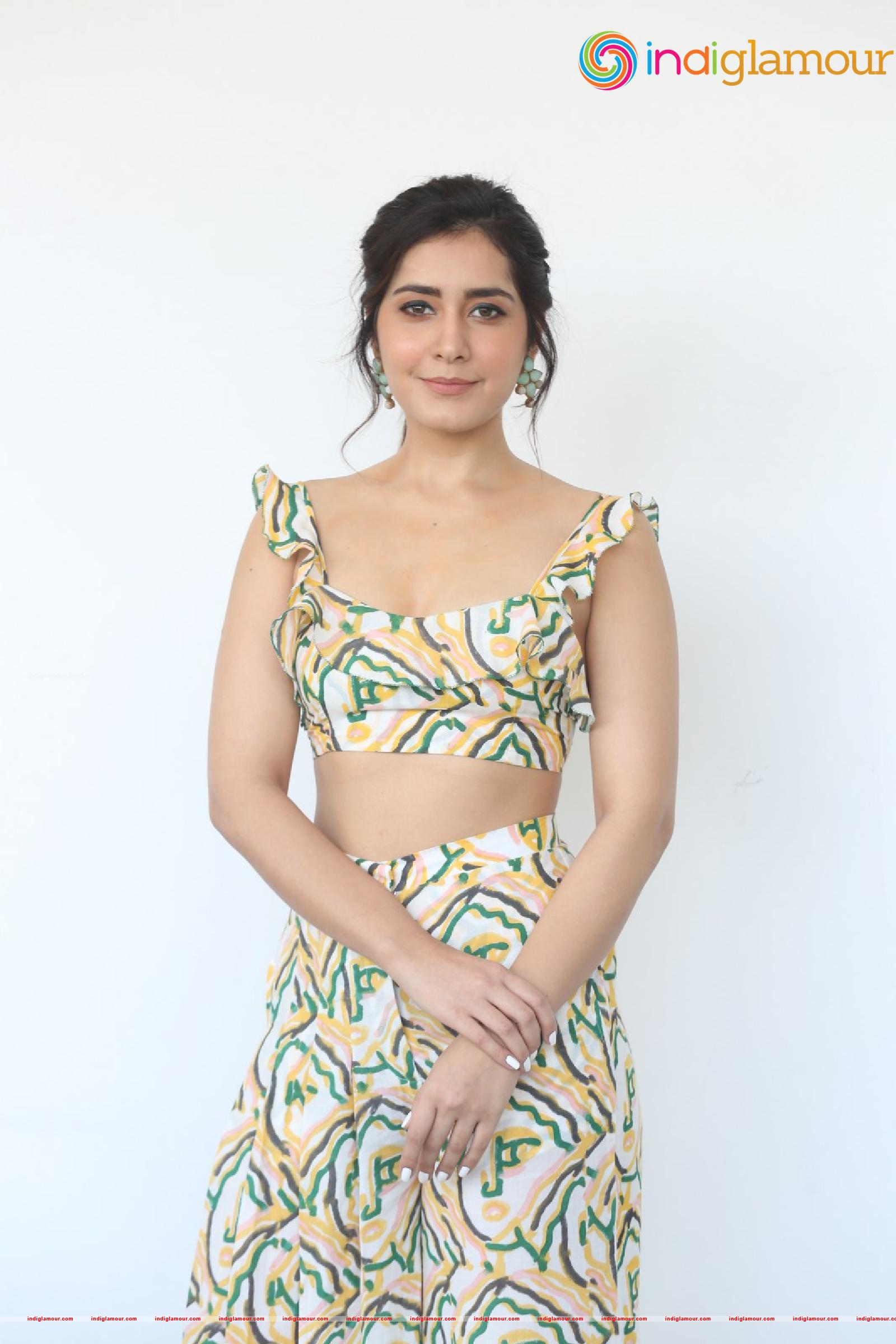 Raashi Khanna Actress hd photo