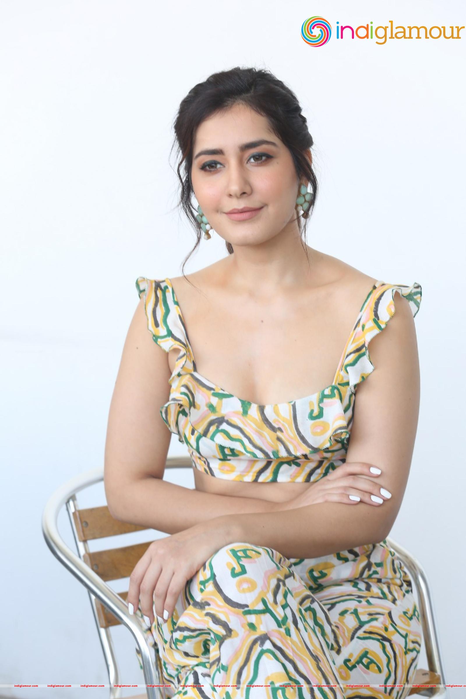 Raashi Khanna Actress hd photo