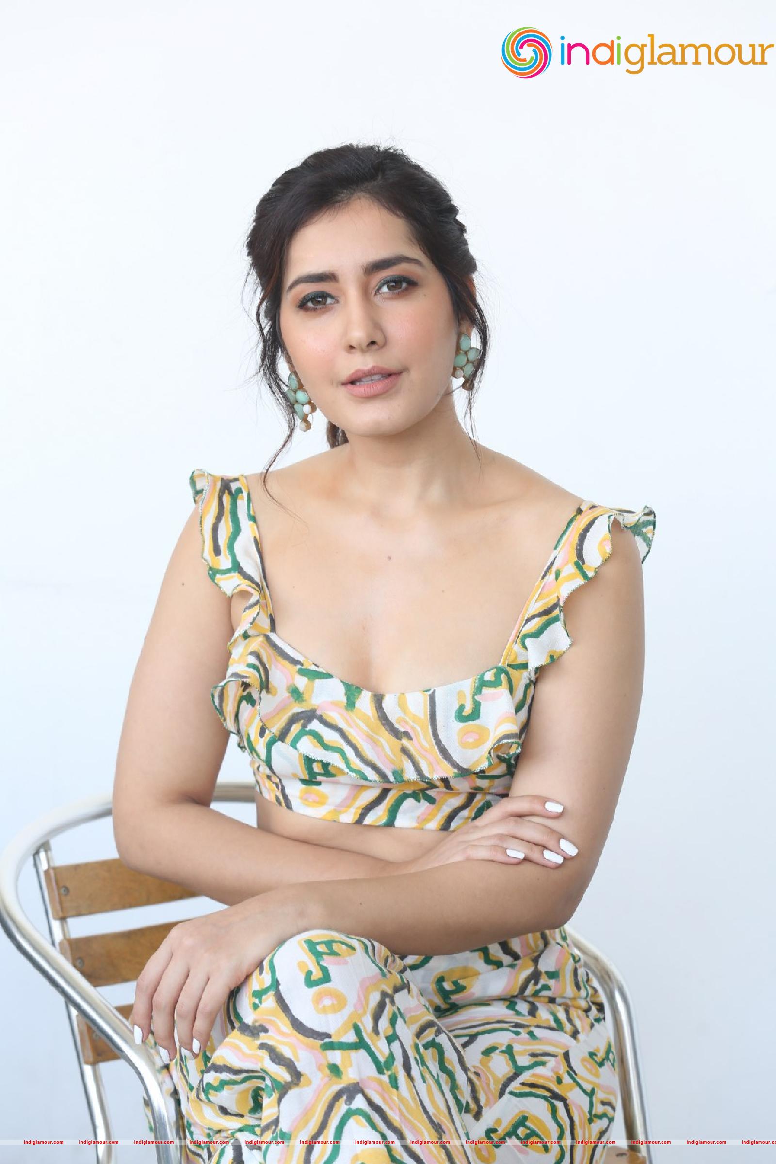 Raashi Khanna Actress hd photo