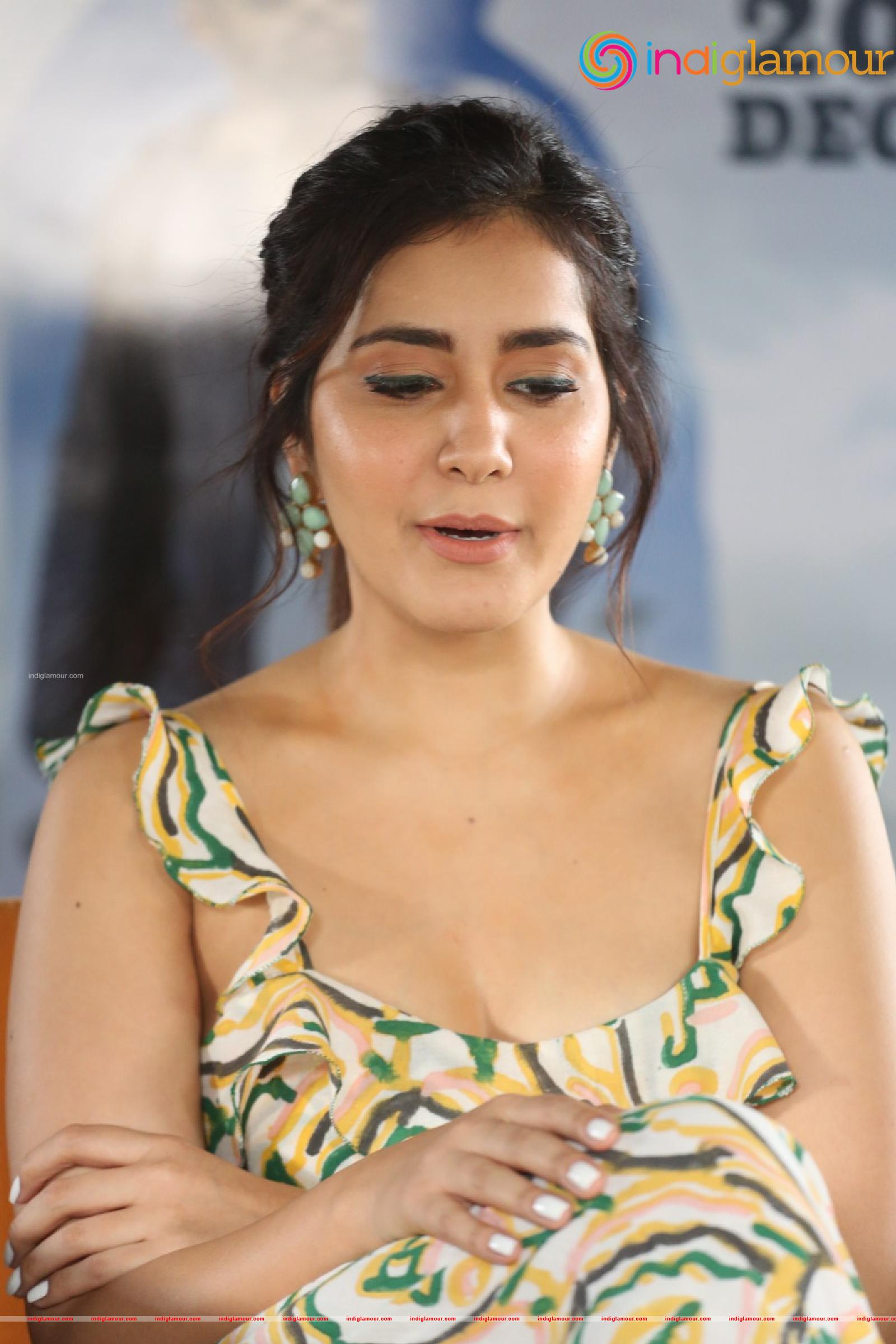 Raashi Khanna Actress hd photo