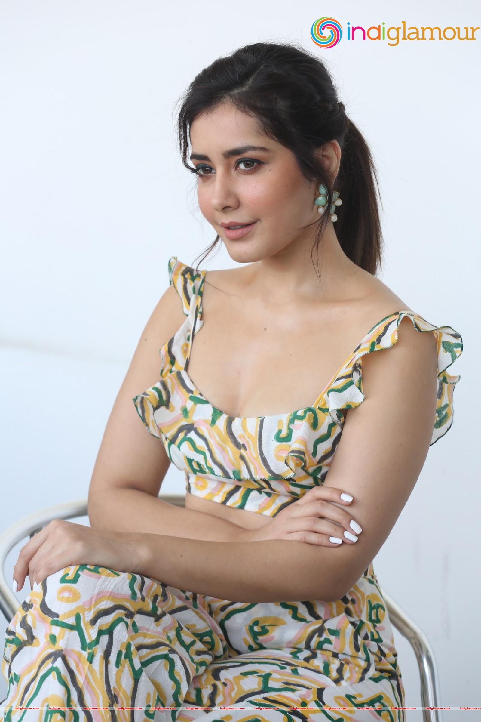 Raashi Khanna Actress hd photo