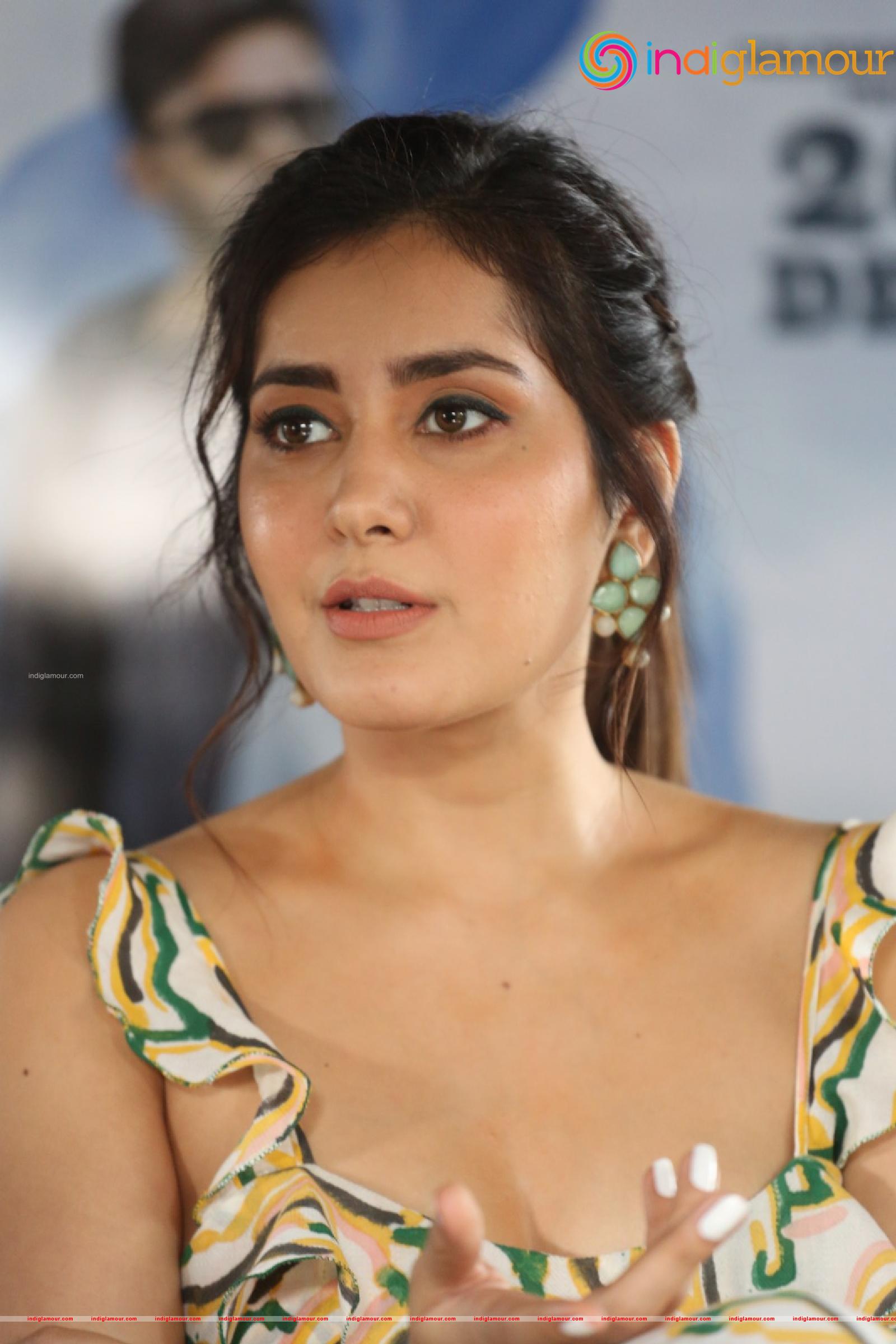 Raashi Khanna Actress hd photo