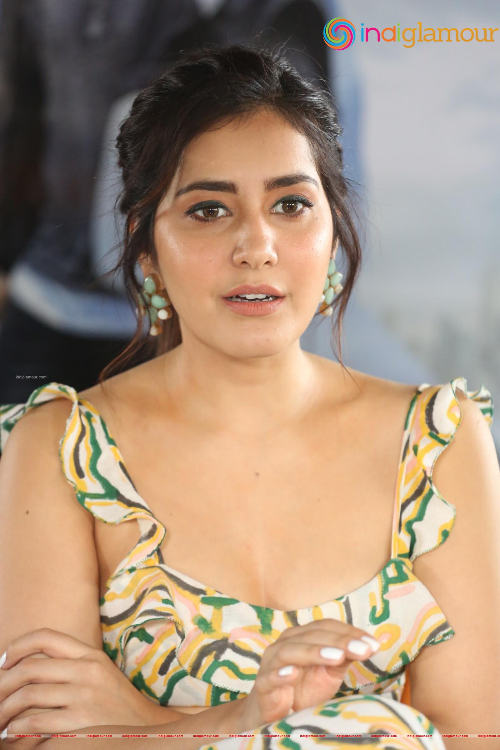 Raashi Khanna Actress hd photo