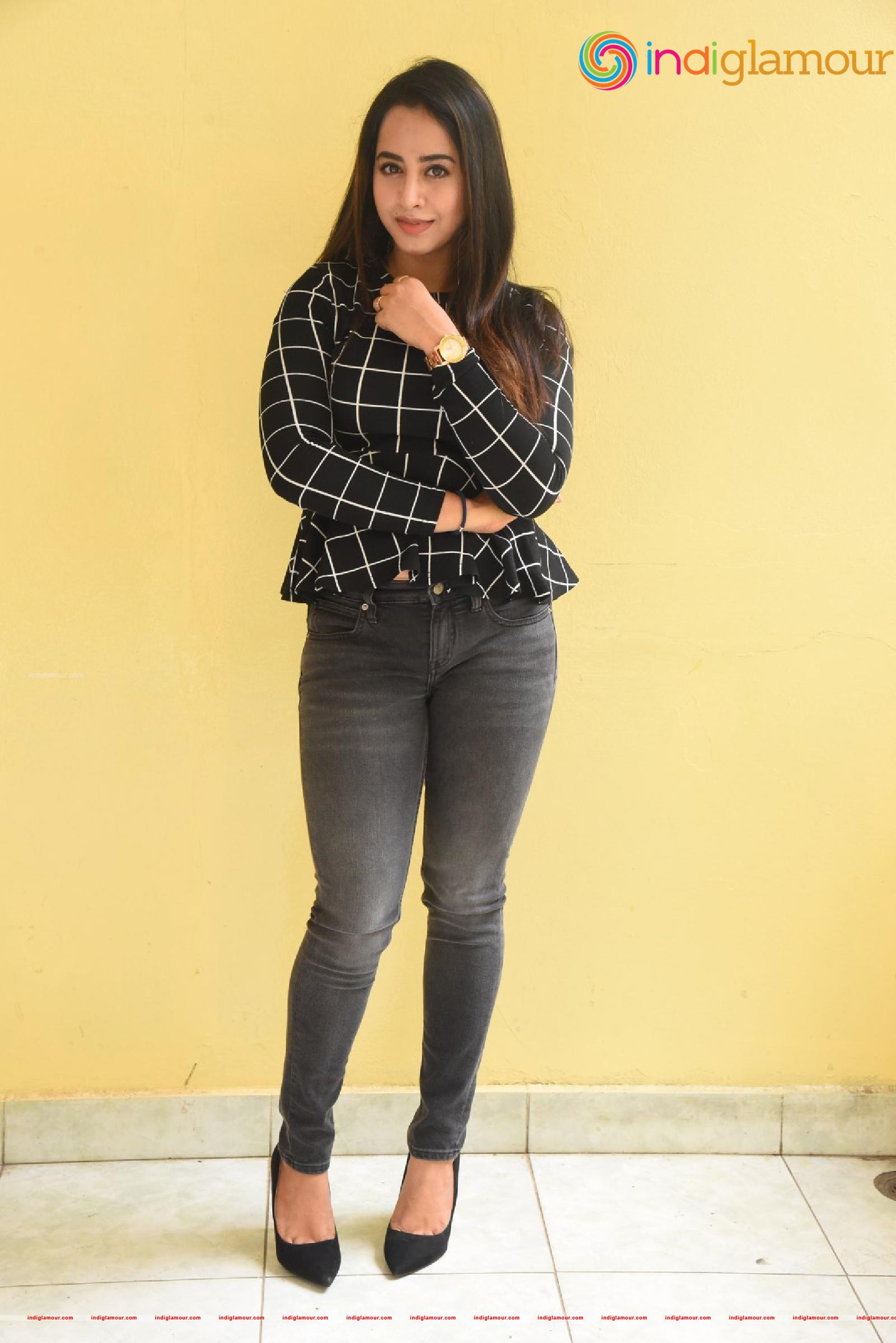 Swathi Deekshith Actress hd photo
