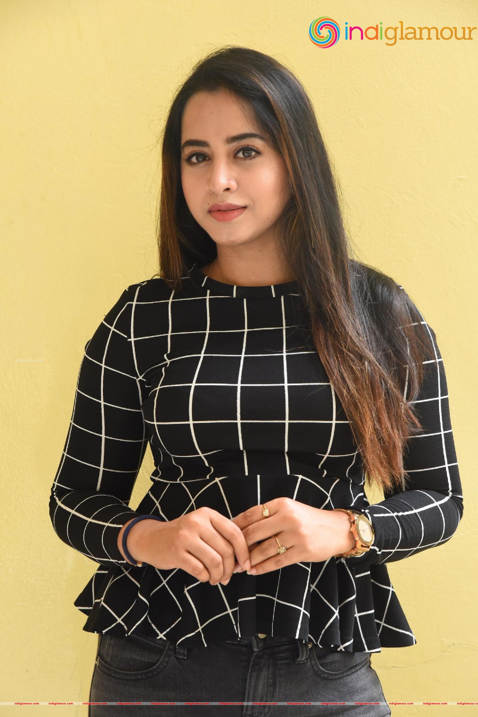 Swathi Deekshith Actress hd photo