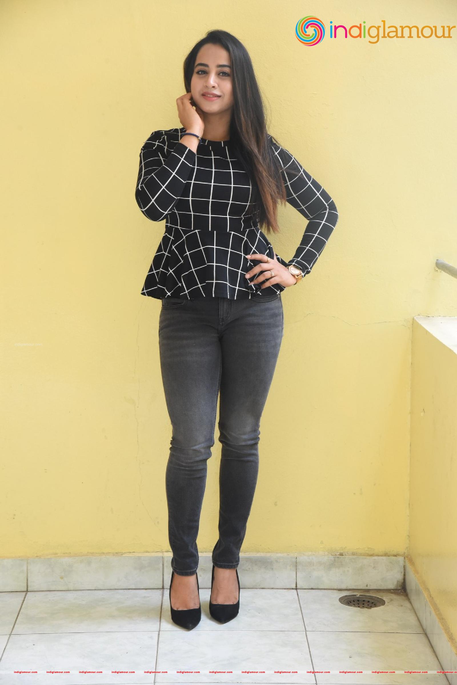 Swathi Deekshith Actress hd photo