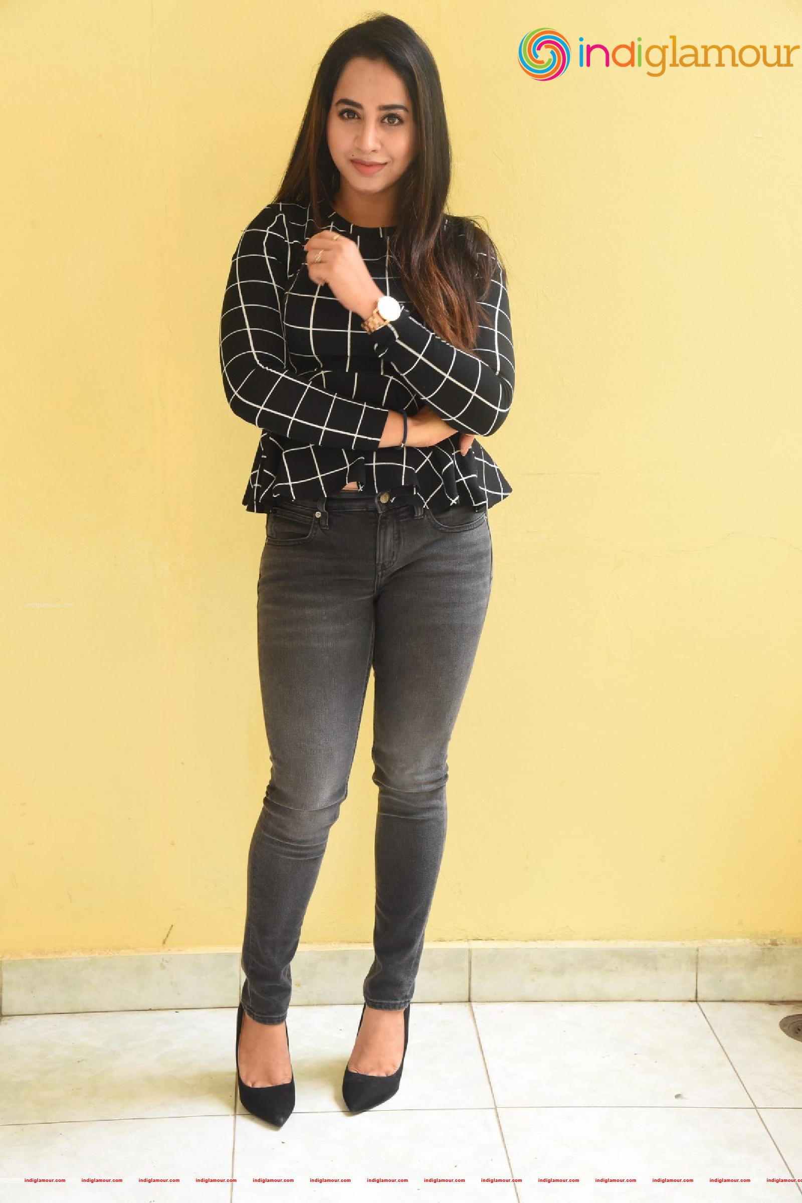 Swathi Deekshith Actress hd photo