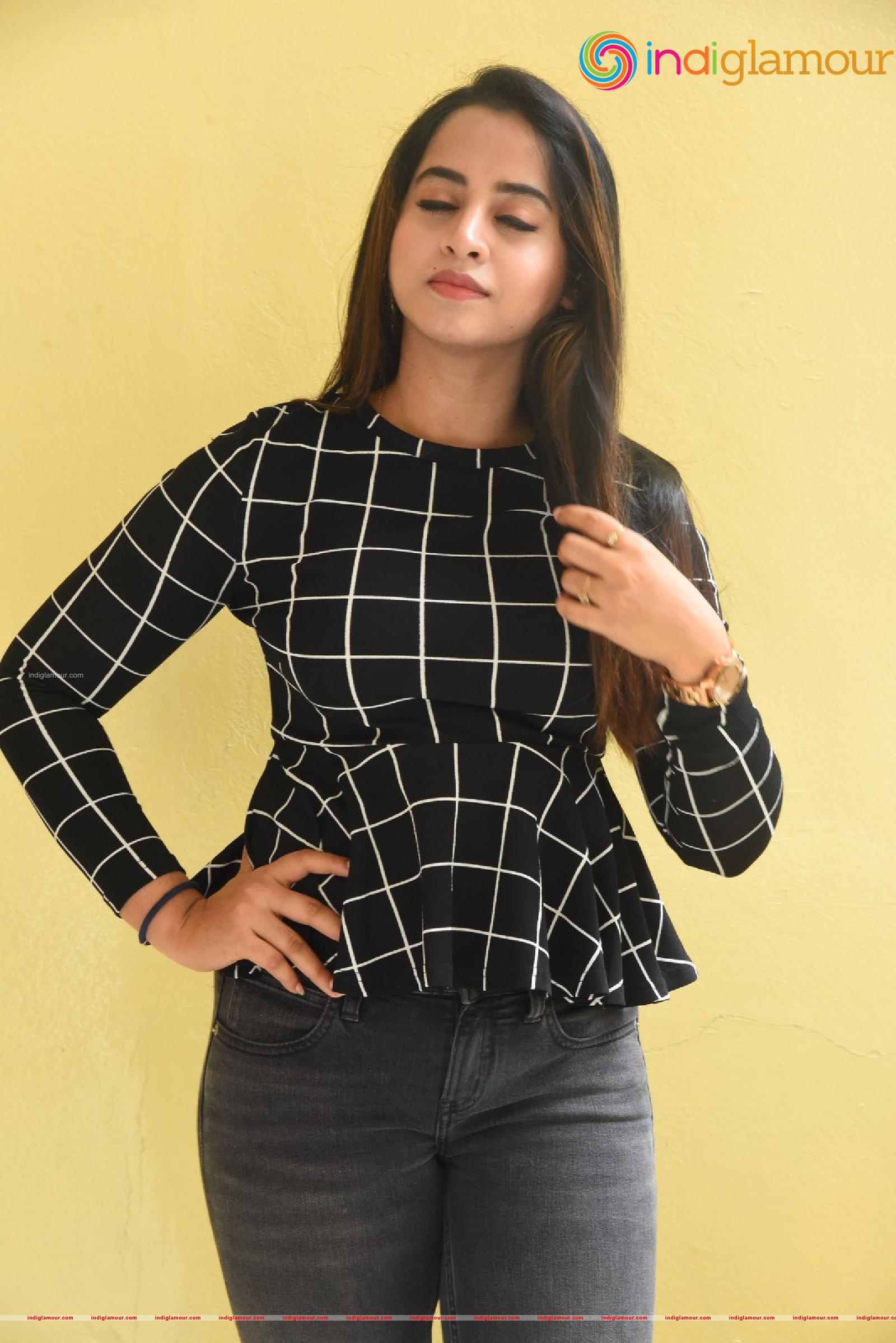 Swathi Deekshith Actress hd photo