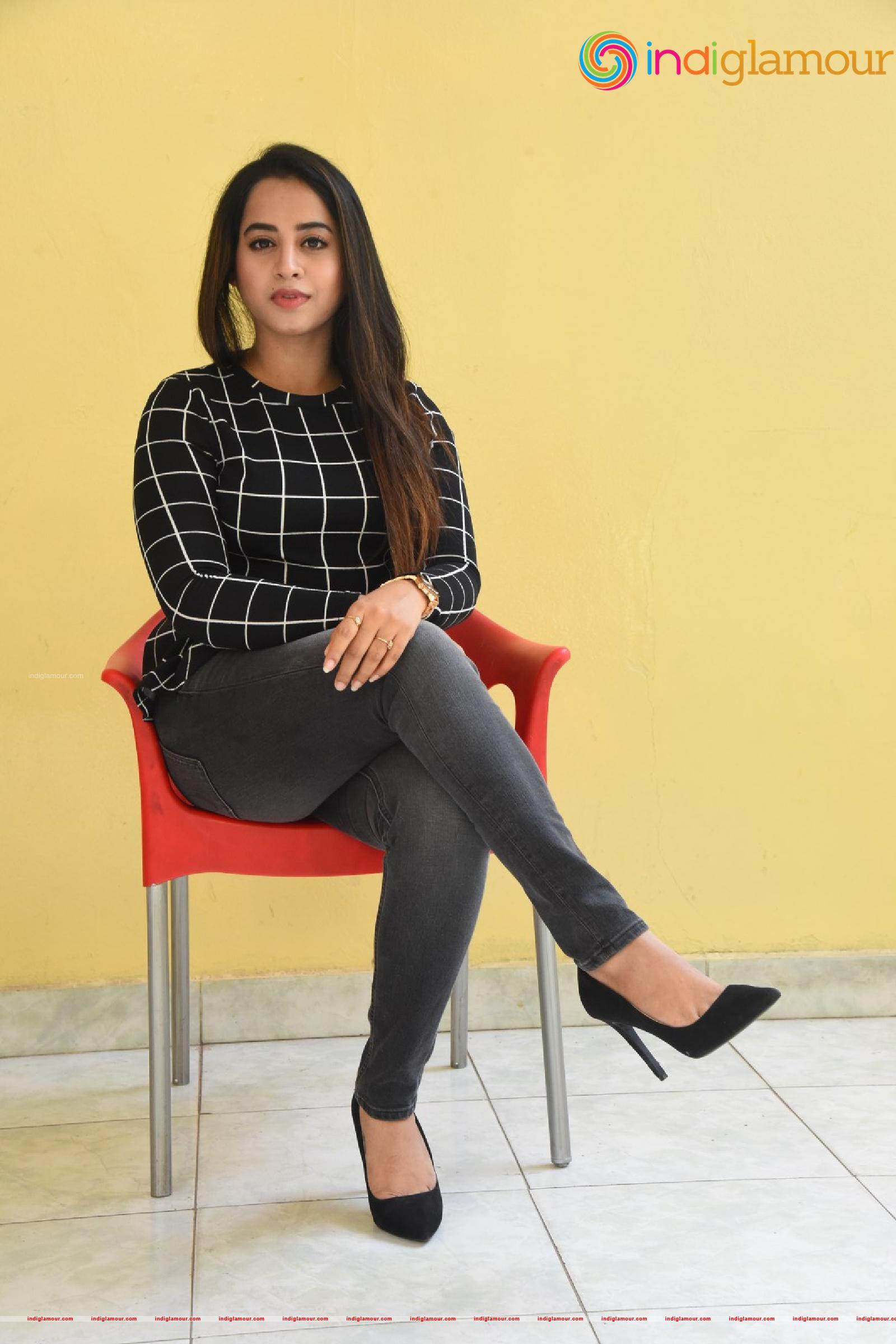 Swathi Deekshith Actress hd photo