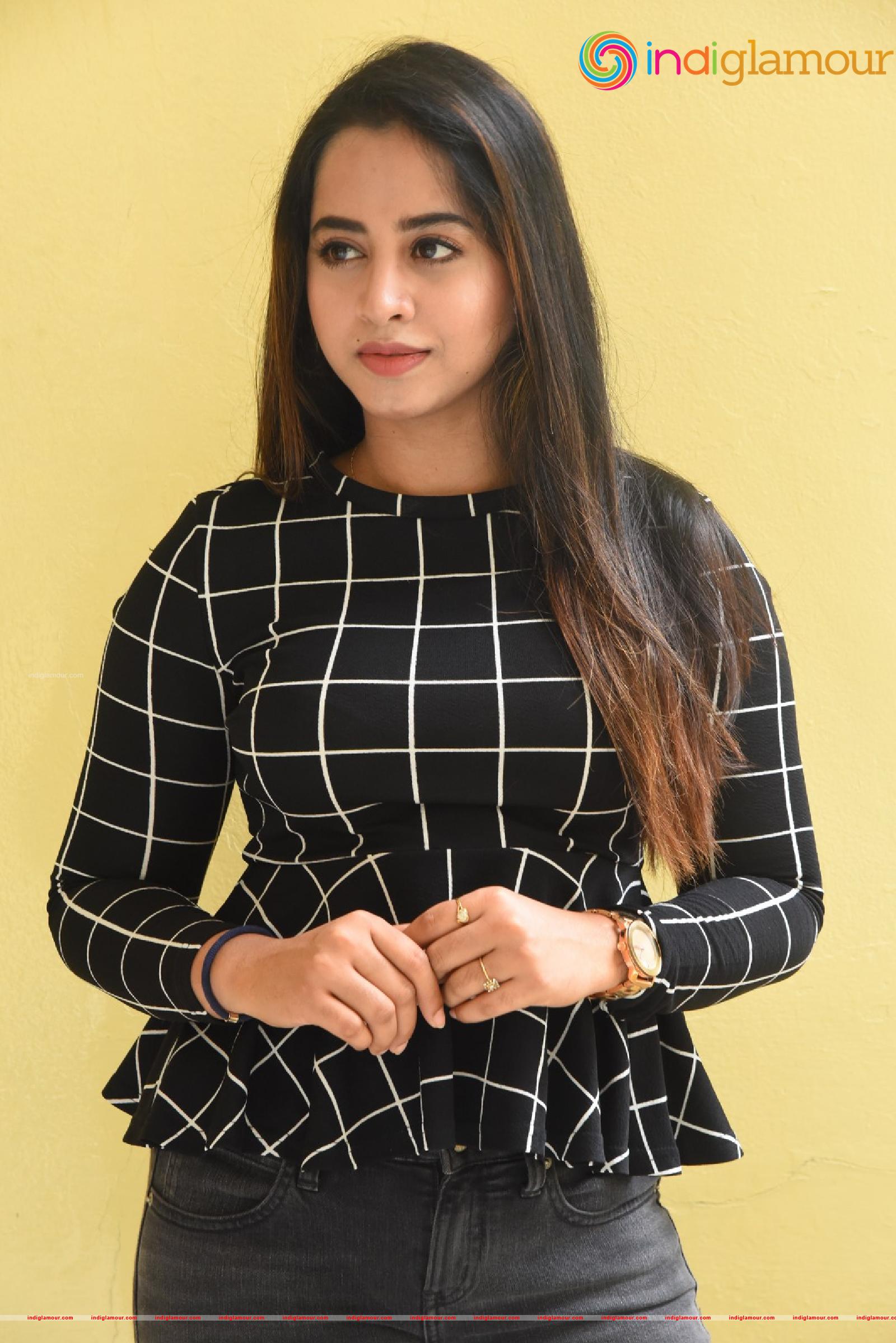 Swathi Deekshith Actress hd photo