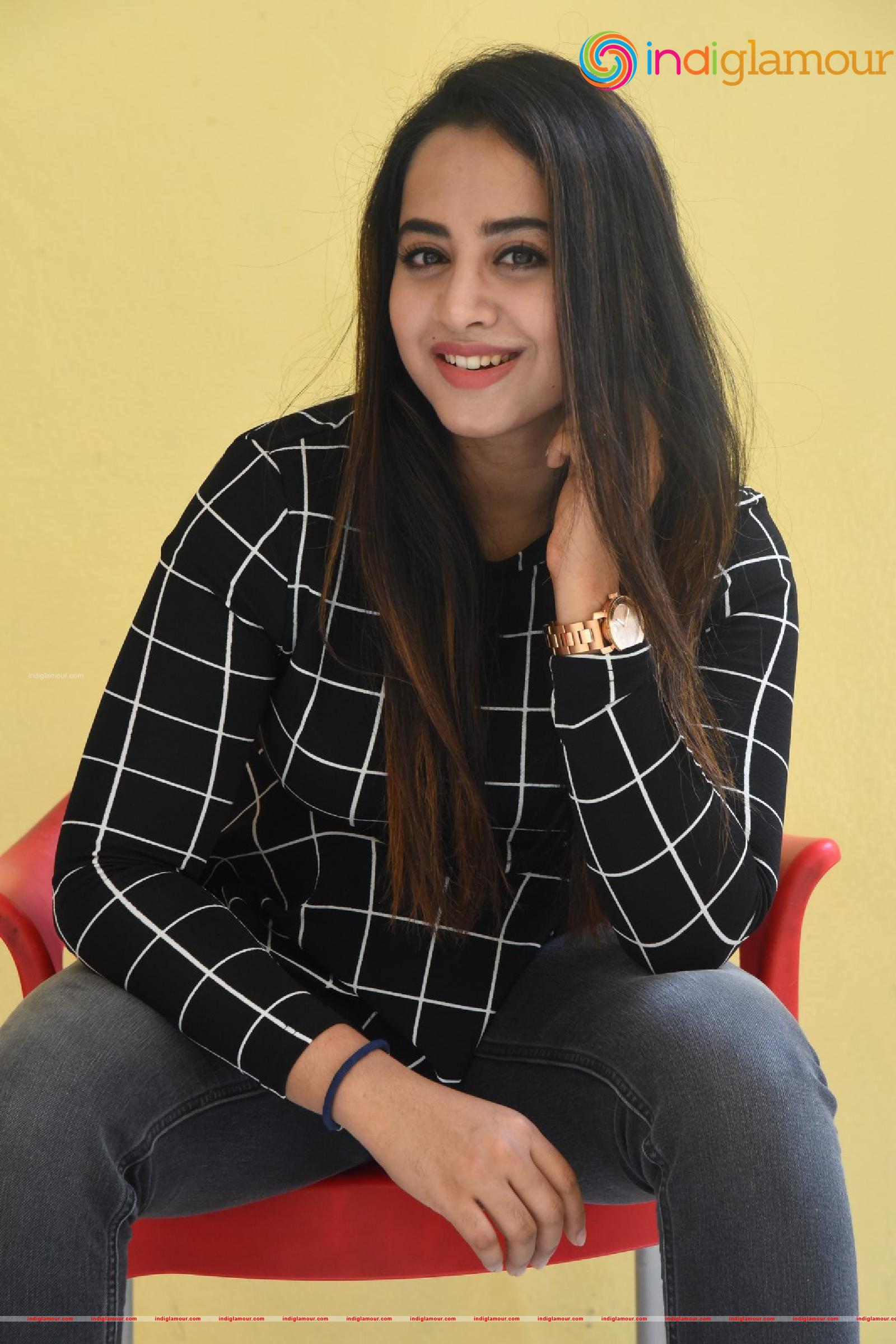 Swathi Deekshith Actress hd photo
