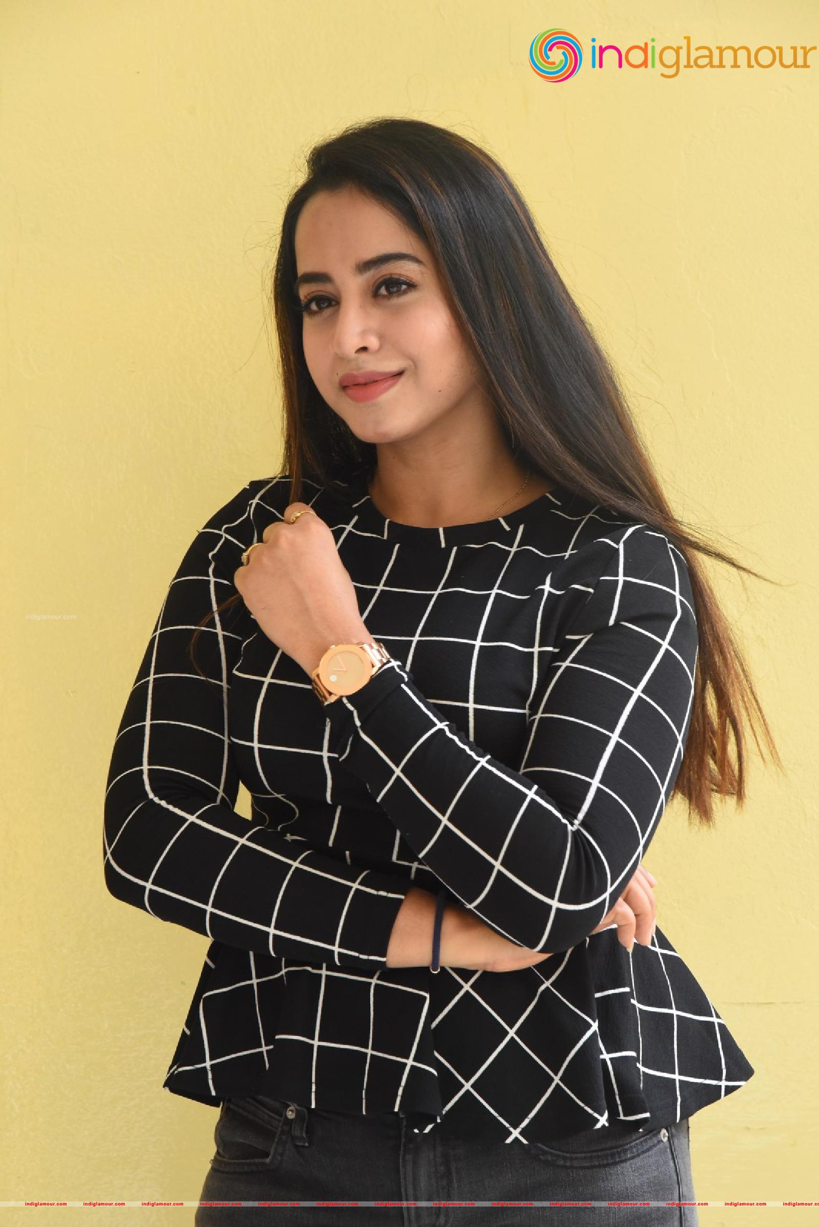 Swathi Deekshith Actress hd photo