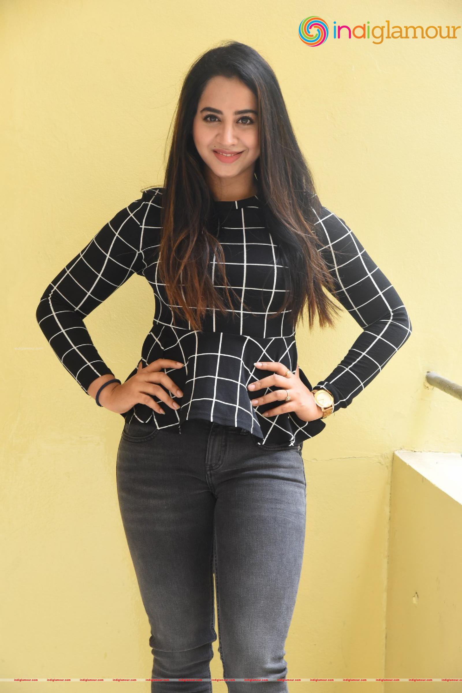 Swathi Deekshith Actress hd photo