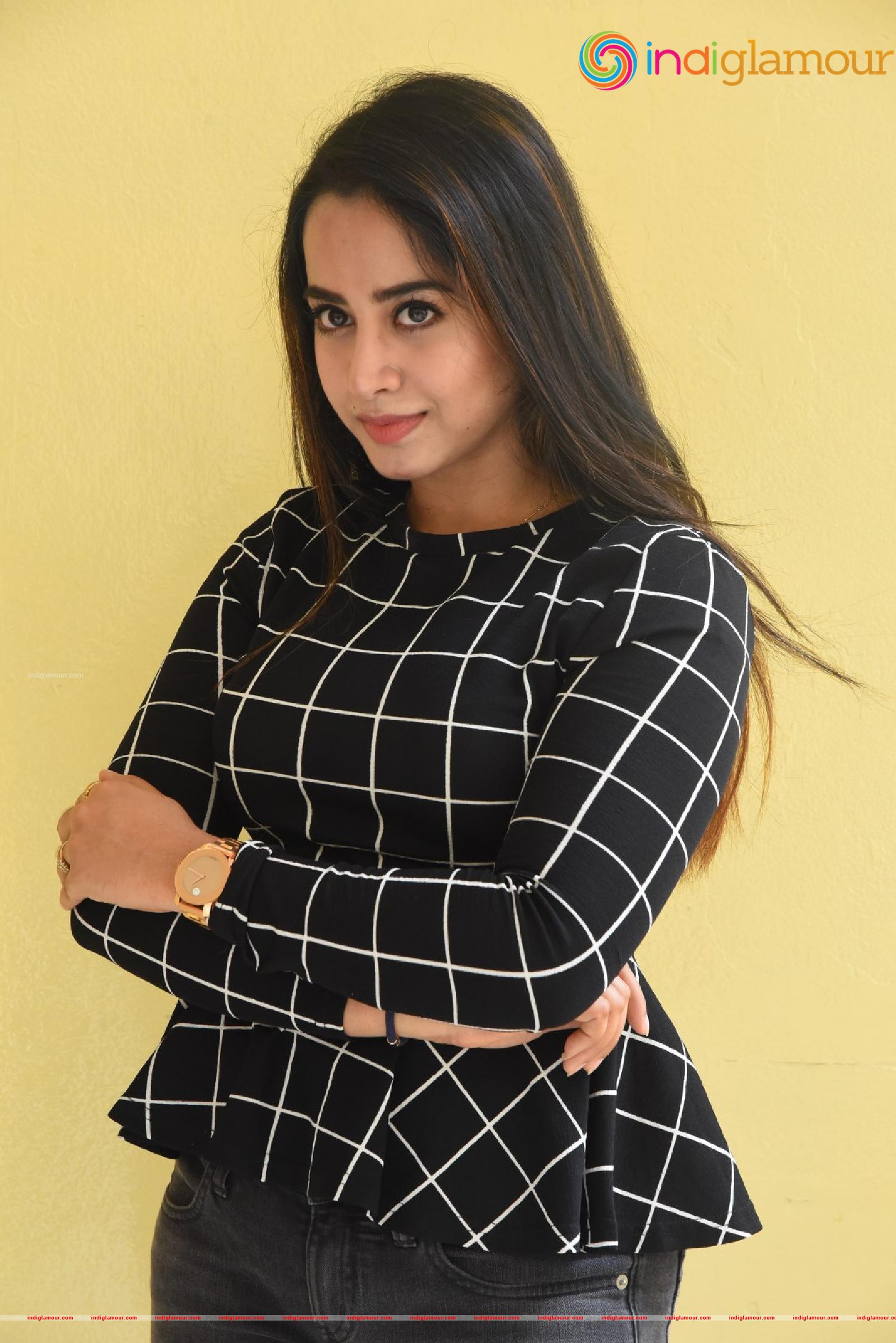 Swathi Deekshith Actress hd photo