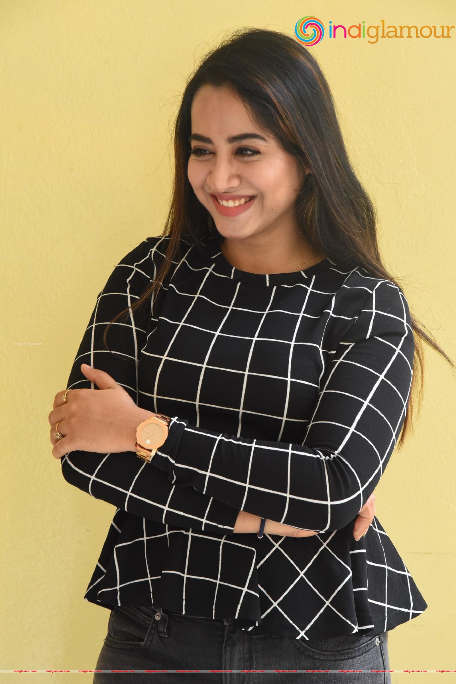 Swathi Deekshith Actress hd photo