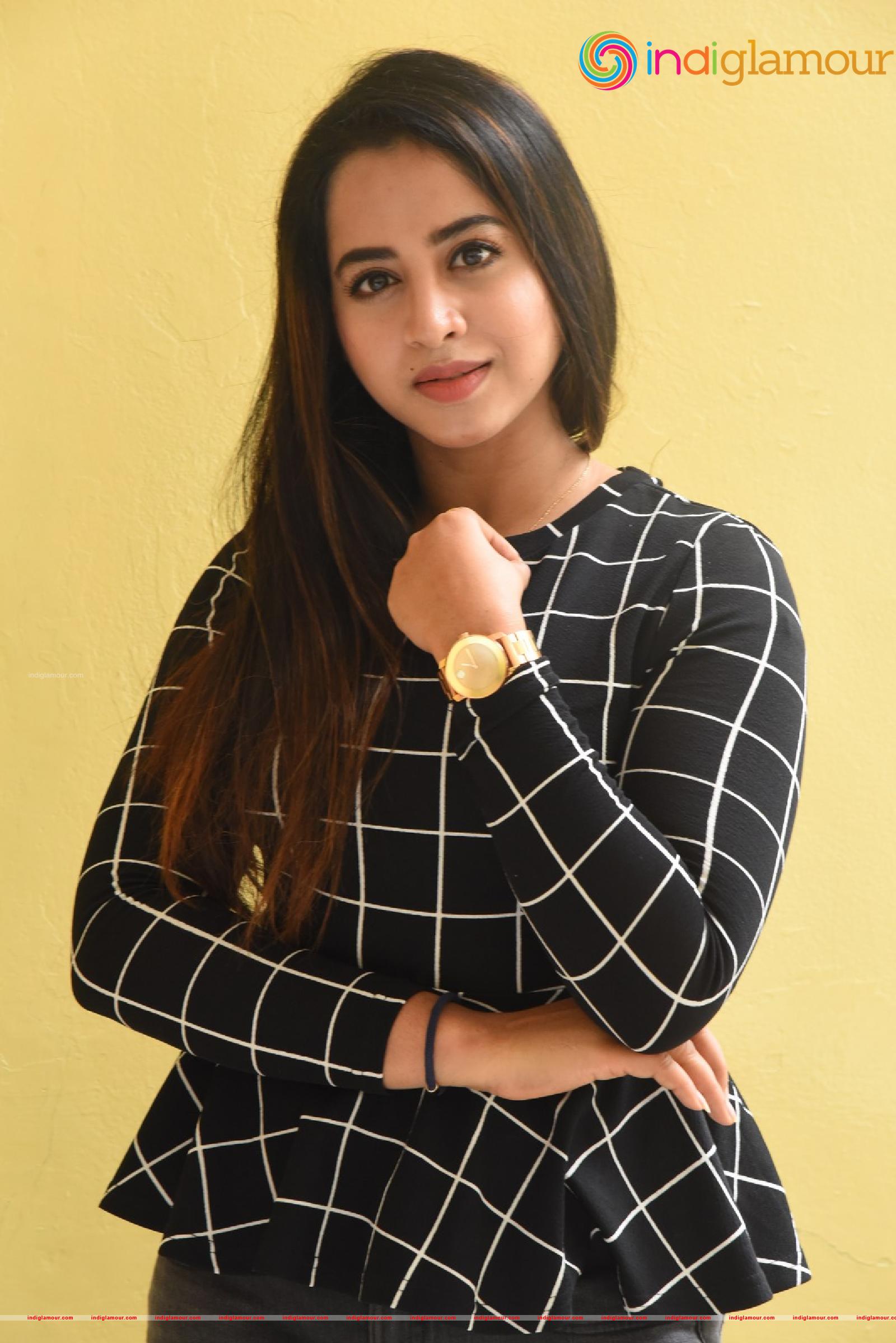 Swathi Deekshith Actress hd photo