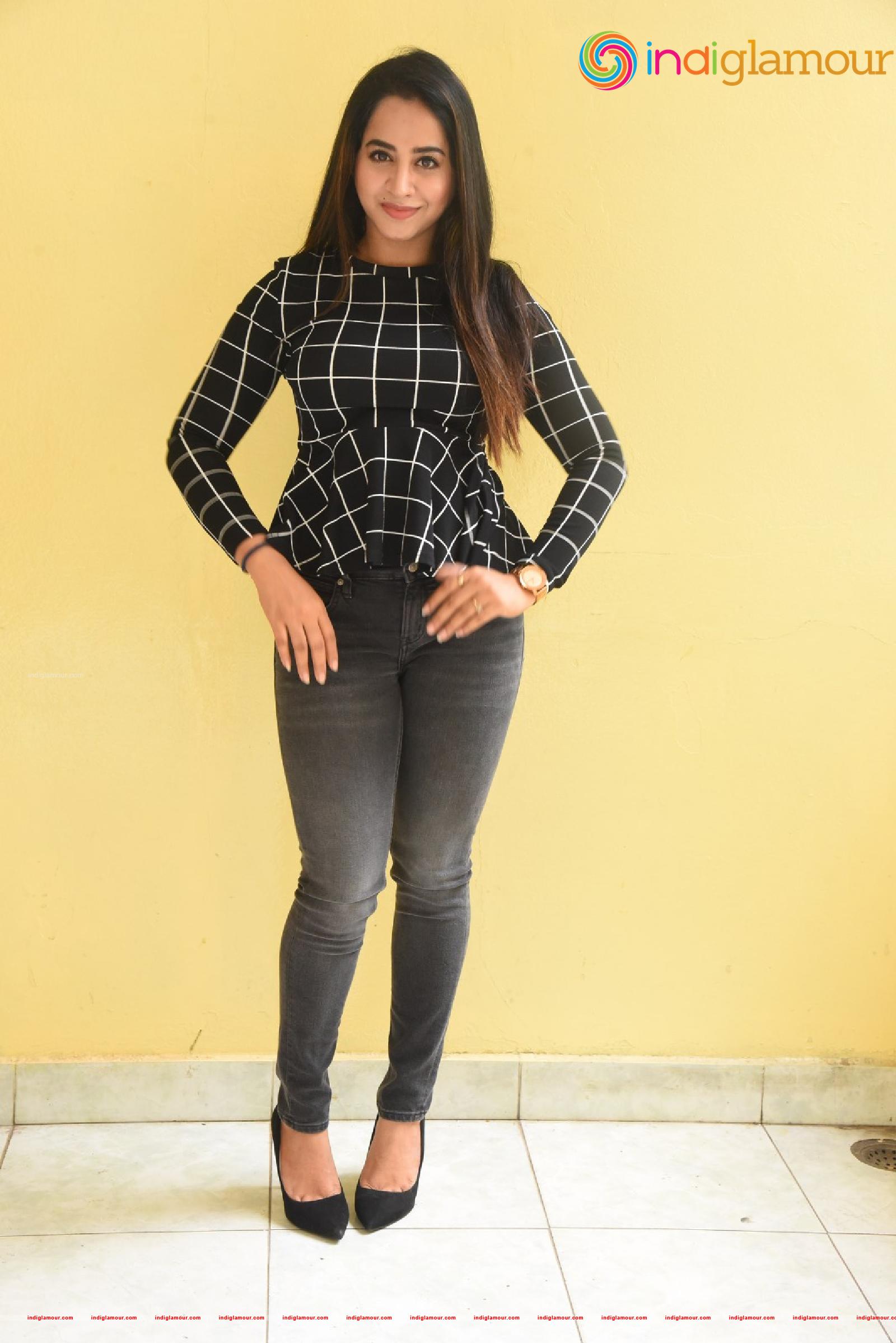 Swathi Deekshith Actress hd photo