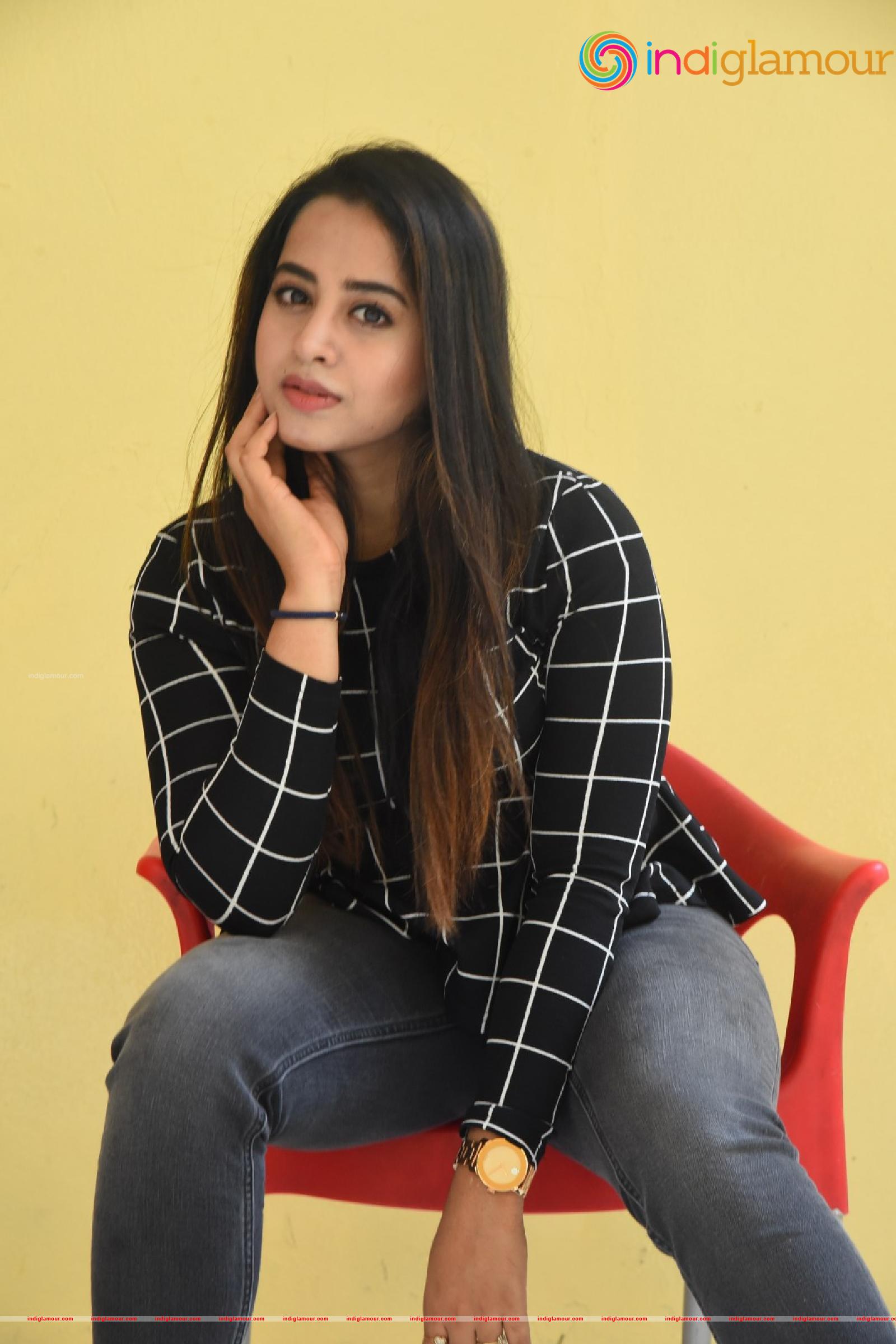 Swathi Deekshith Actress hd photo