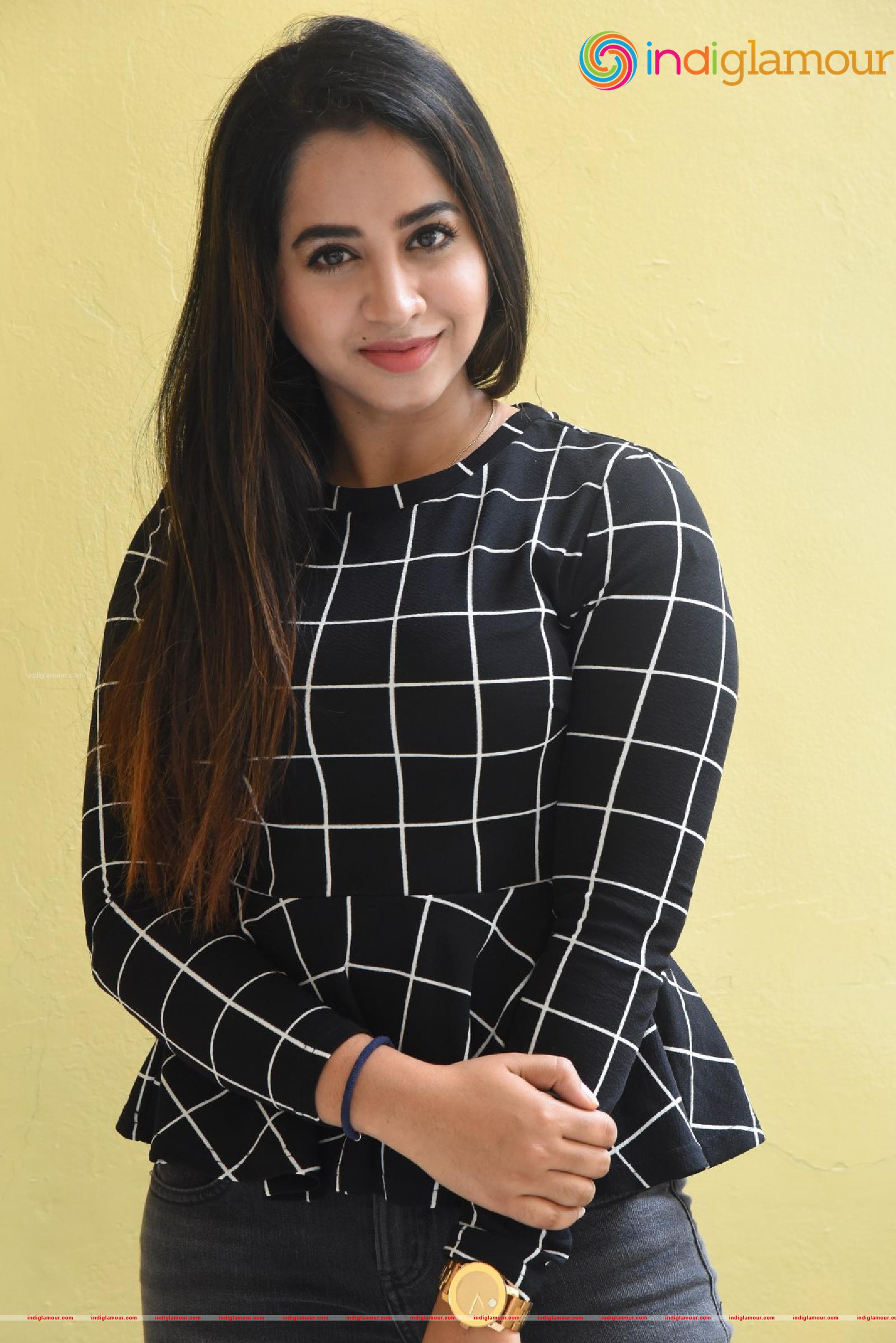Swathi Deekshith Actress hd photo