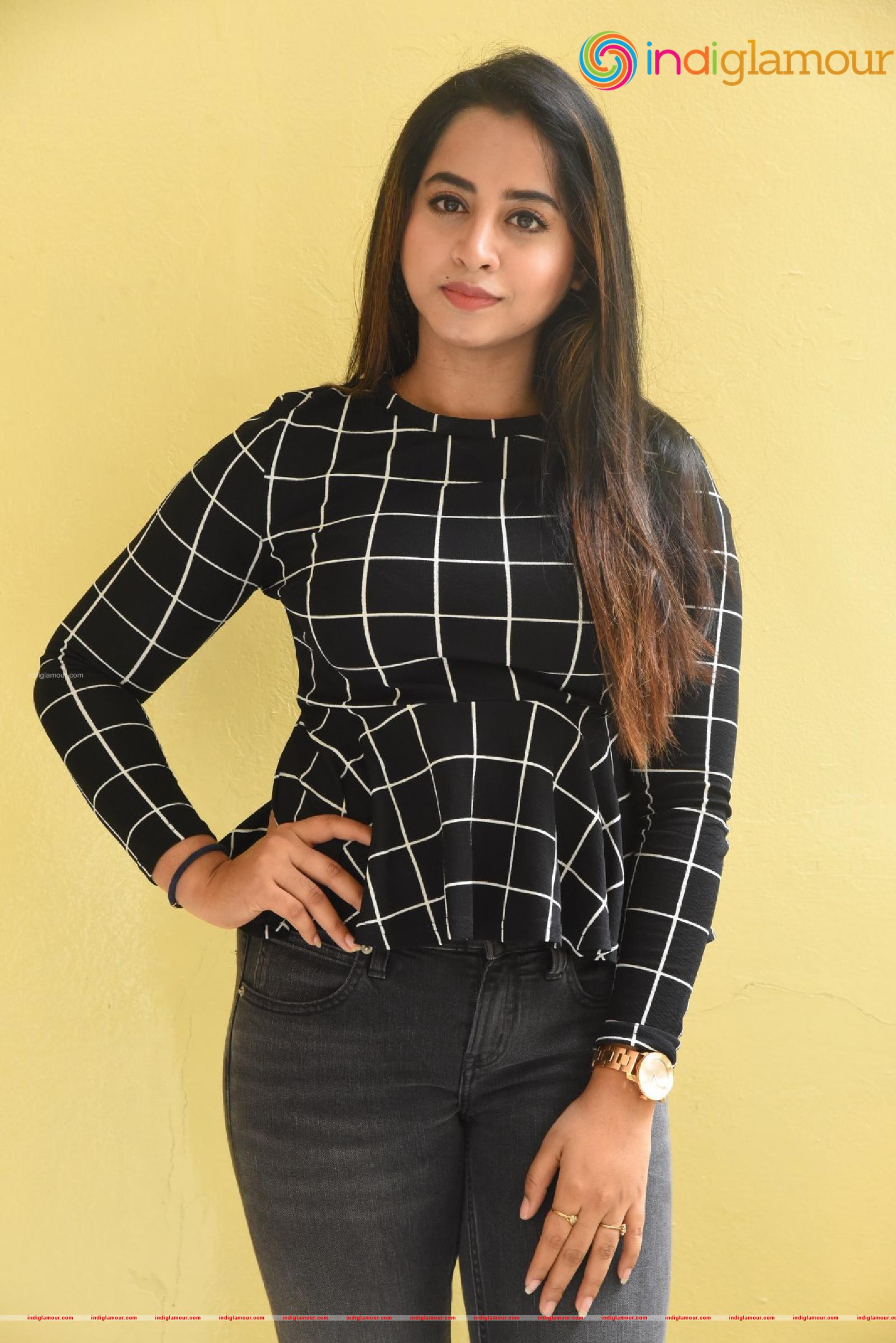 Swathi Deekshith Actress hd photo