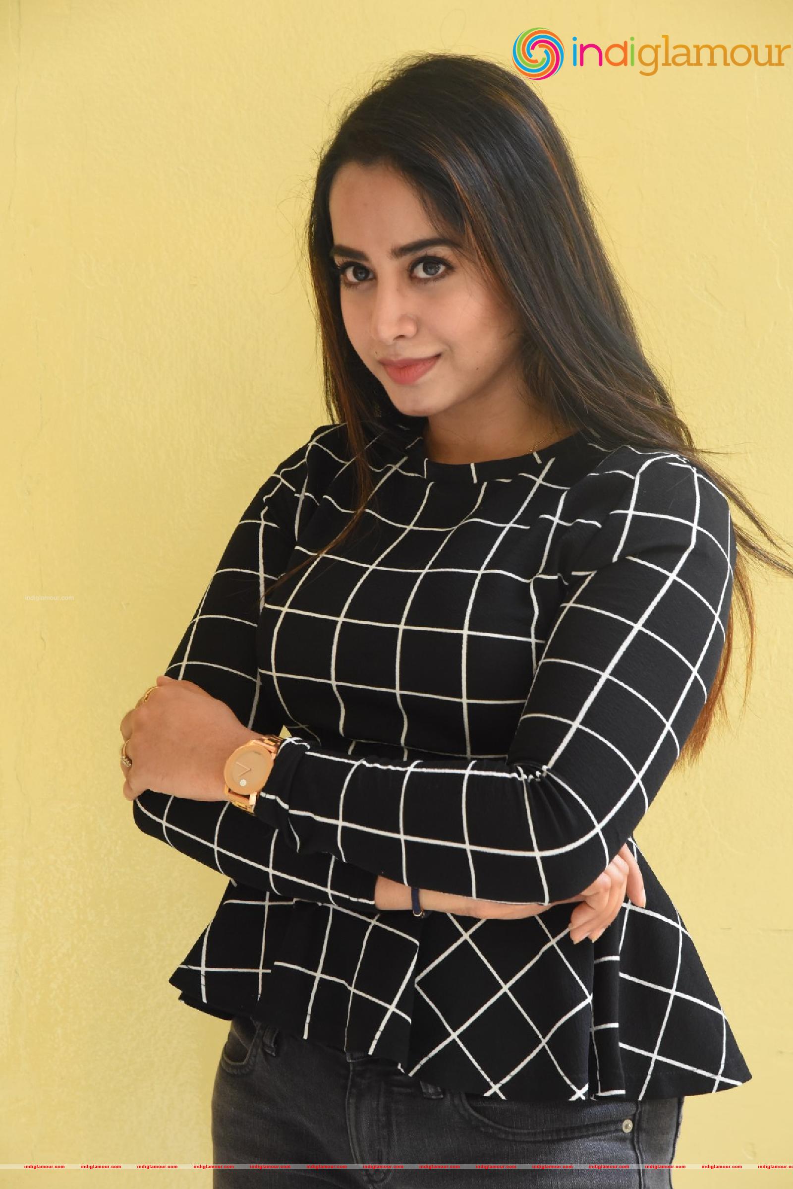 Swathi Deekshith Actress hd photo