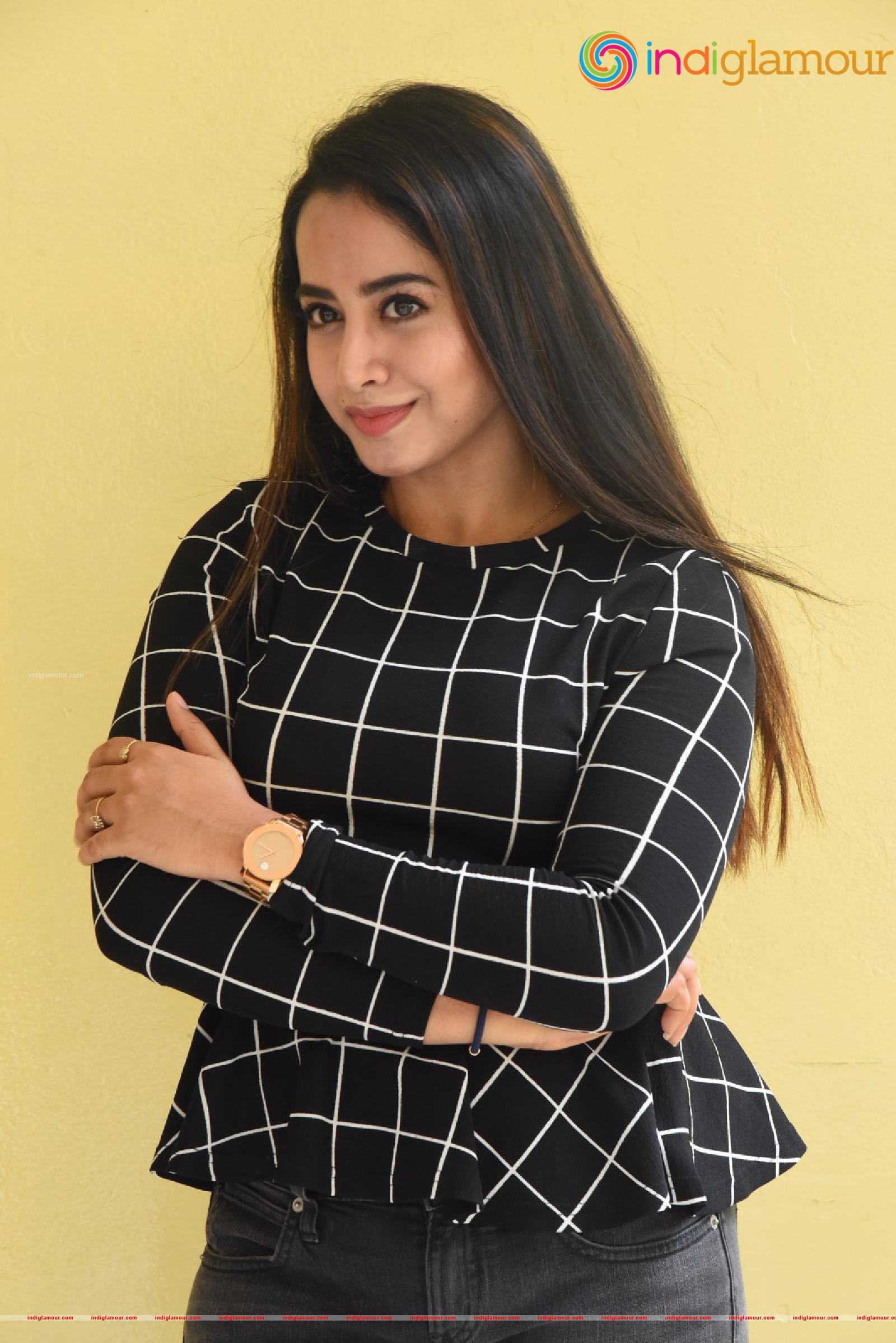 Swathi Deekshith Actress hd photo