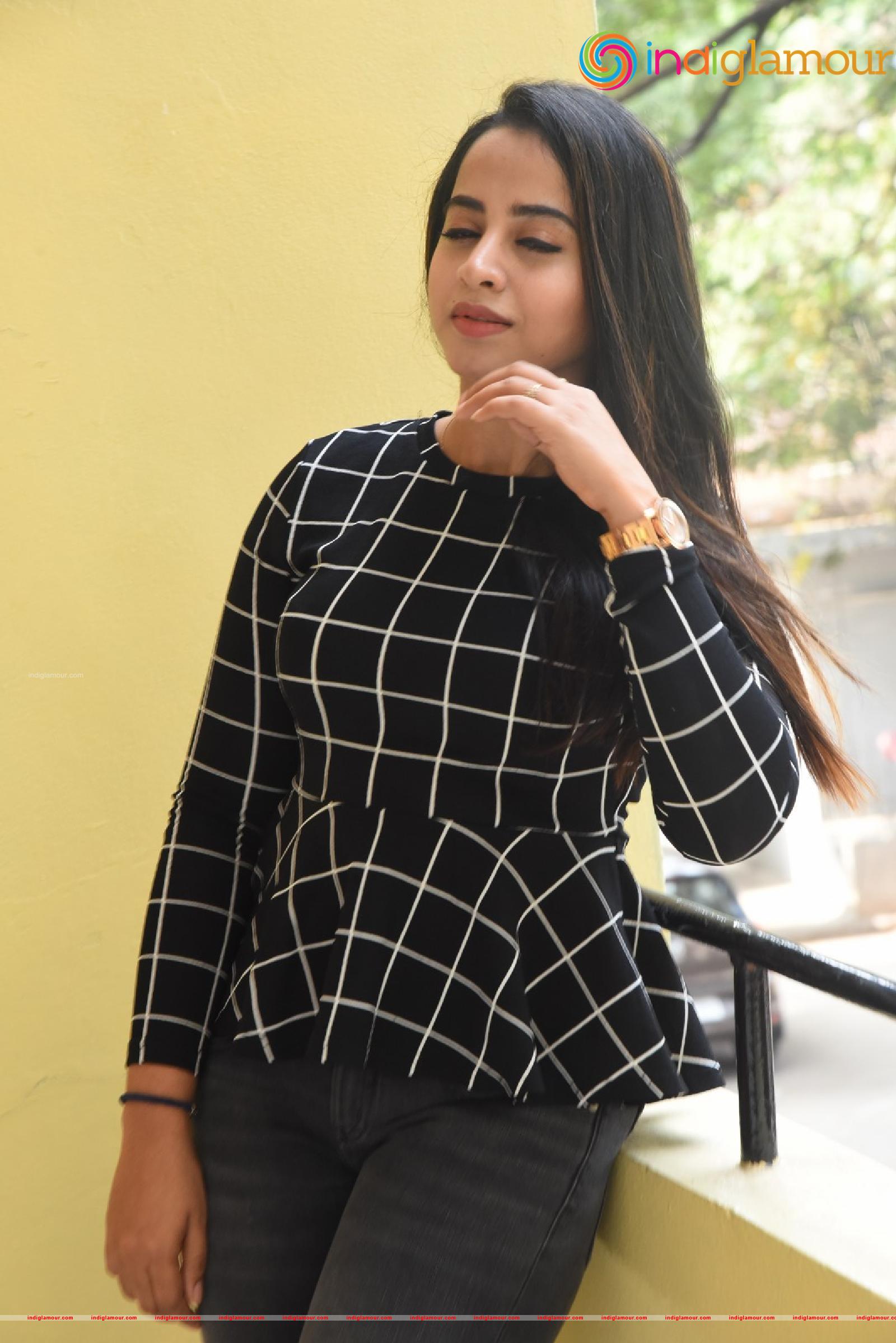 Swathi Deekshith Actress hd photo