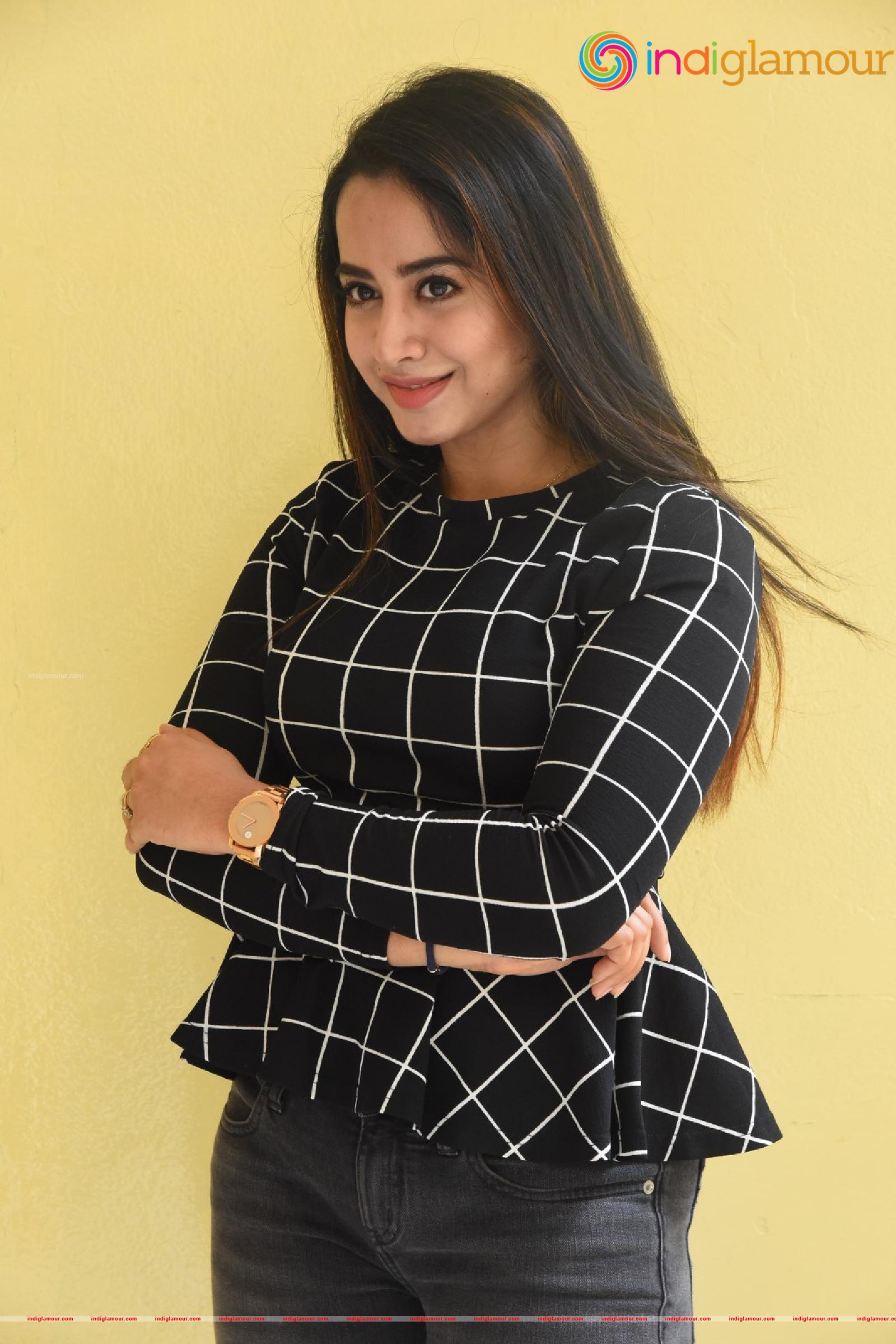 Swathi Deekshith Actress hd photo