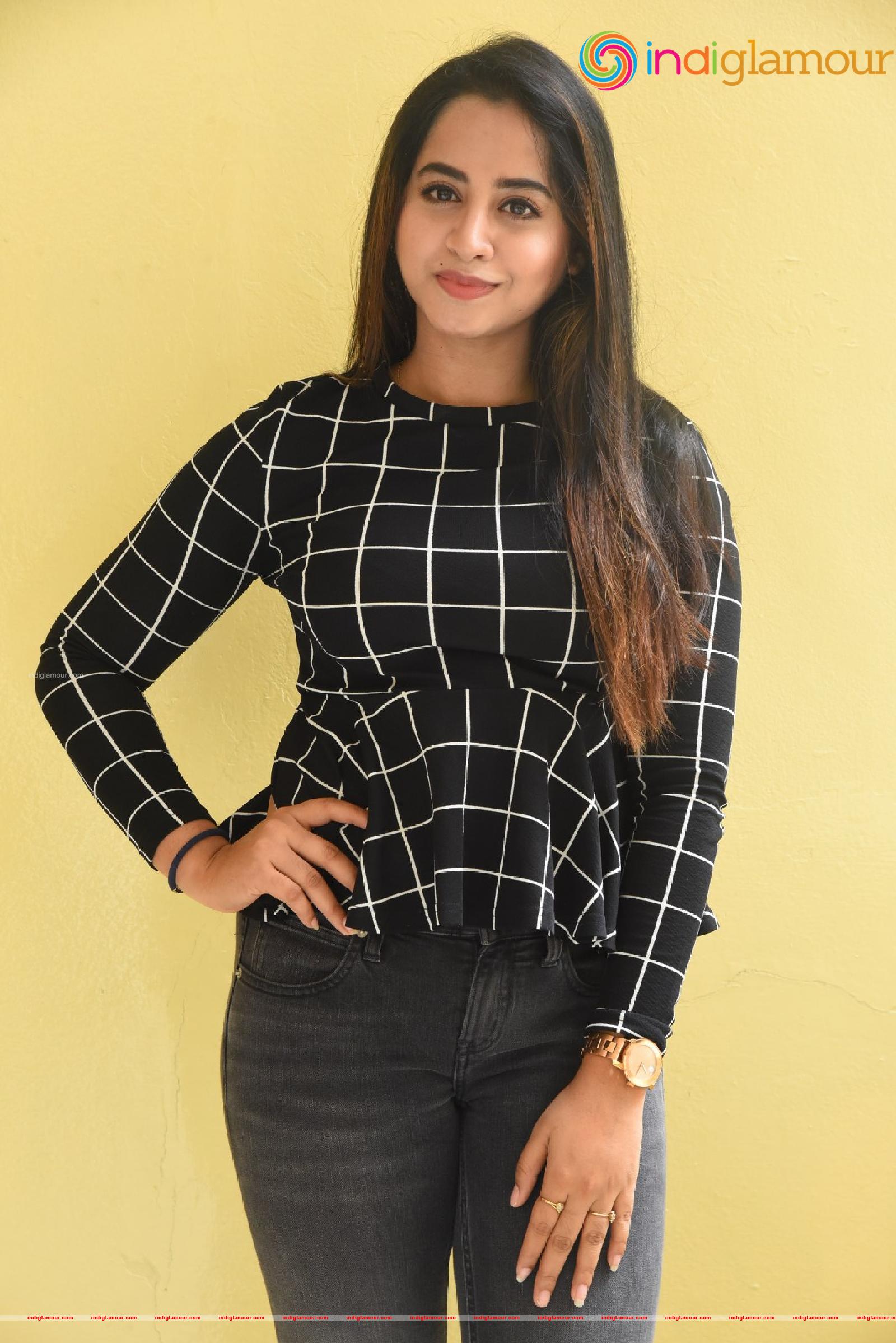 Swathi Deekshith Actress hd photo