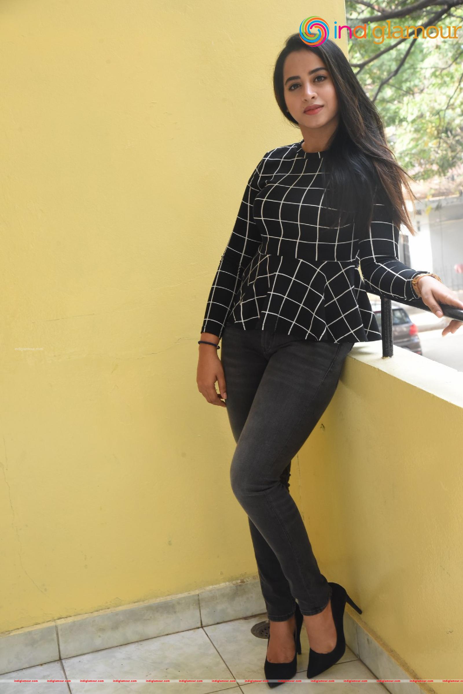Swathi Deekshith Actress hd photo
