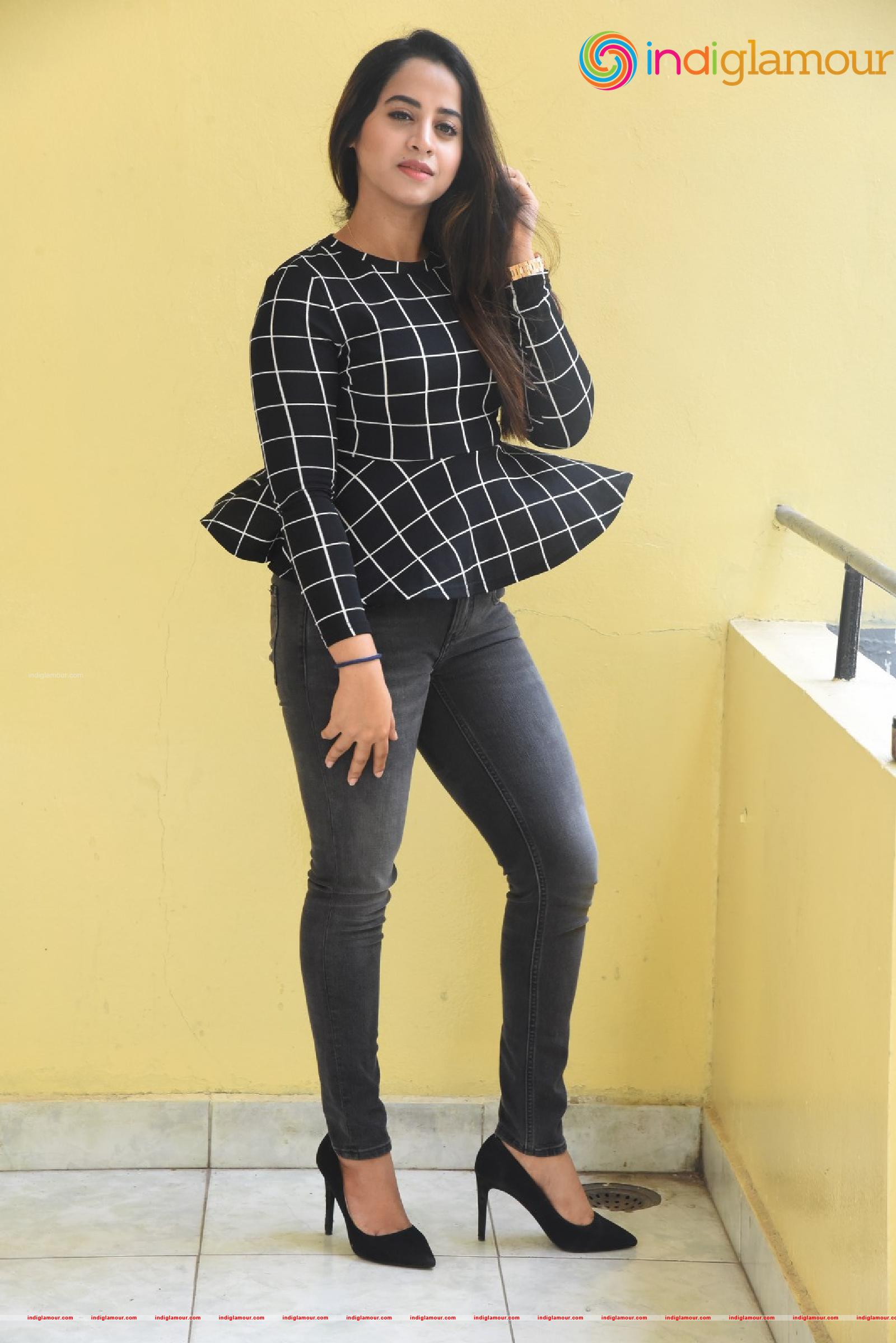 Swathi Deekshith Actress hd photo